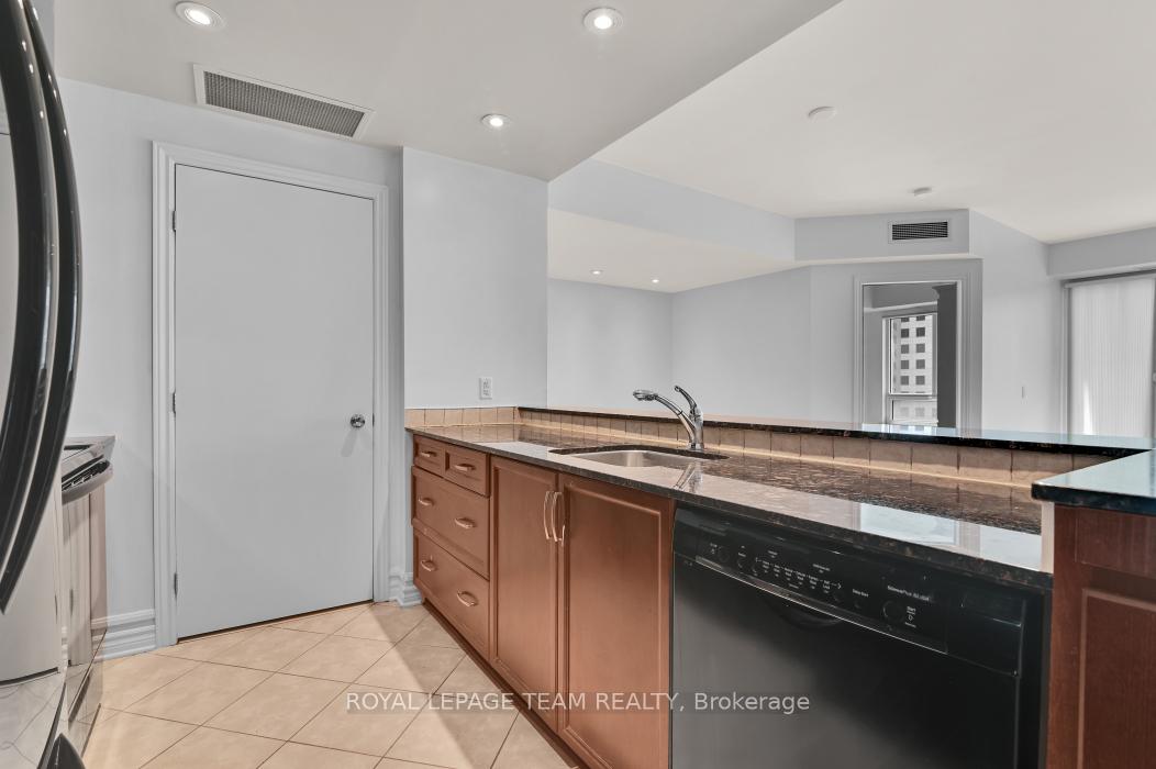 Photo 6 of Unit 1306, 200 Rideau Street, Ottawa, Sandy Hill — HOMEH