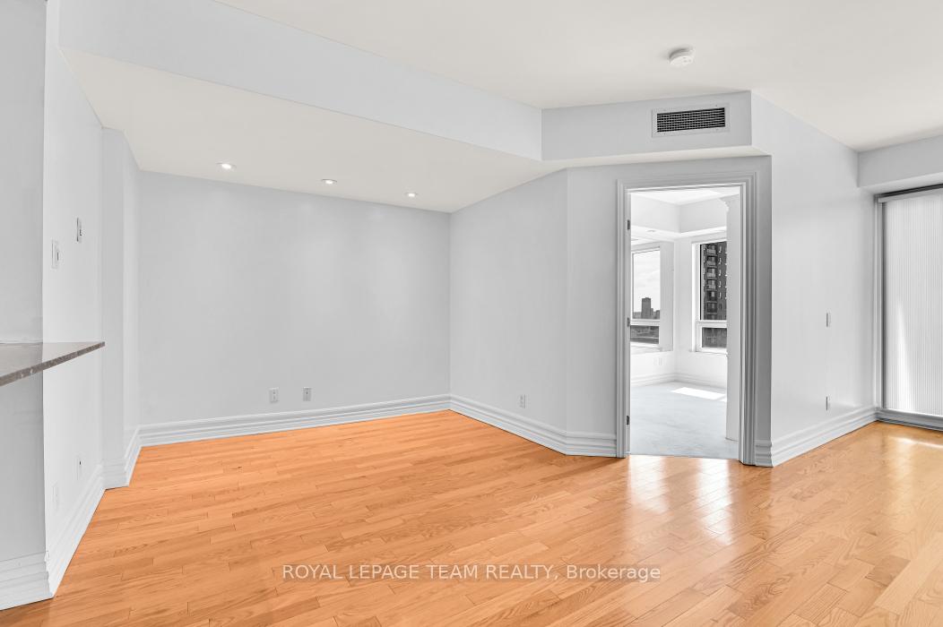 Photo 16 of Unit 1306, 200 Rideau Street, Ottawa, Sandy Hill — HOMEH