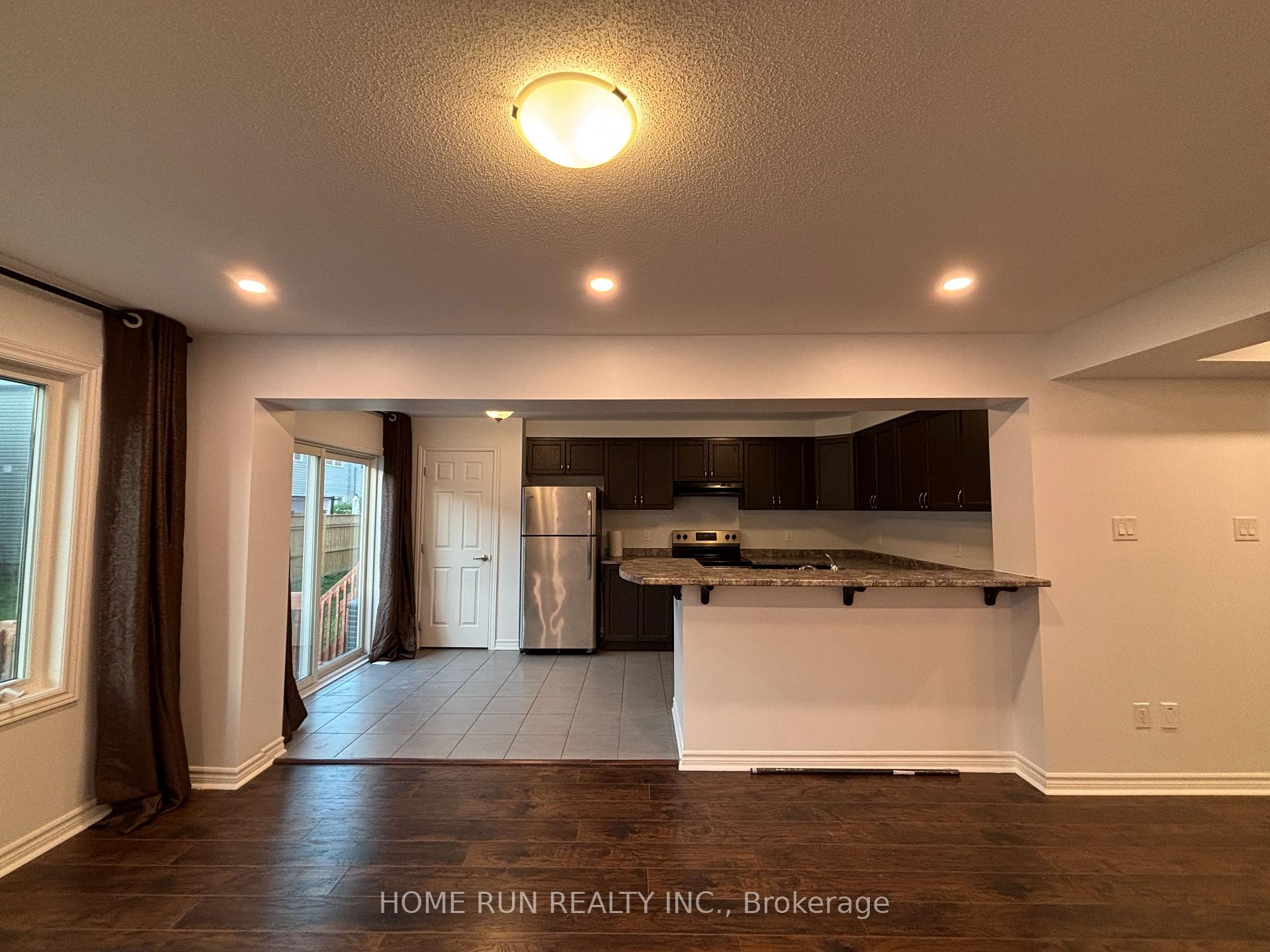 Photo 10 of 2245 Watercolours Way, Ottawa, Barrhaven - Half Moon Bay — HOMEH