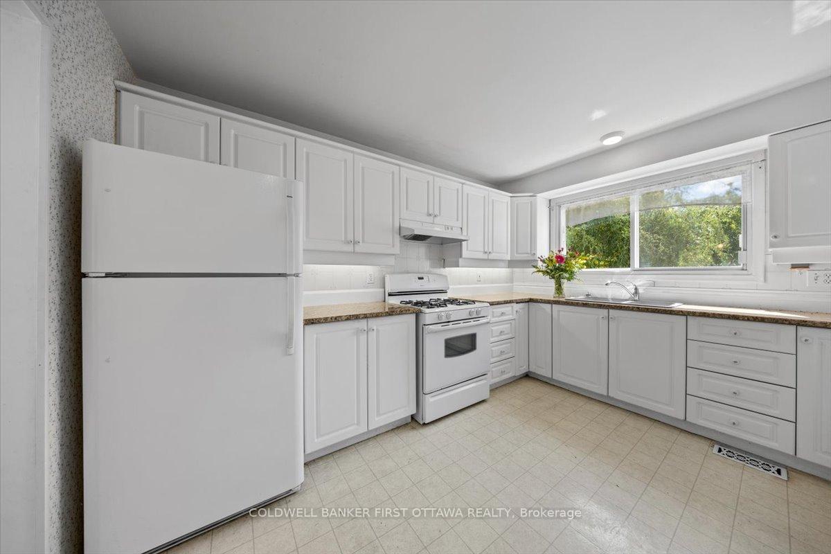 Photo 9 of 2326 Harding Road, Ottawa, Elmvale Acres/Urbandale — HOMEH