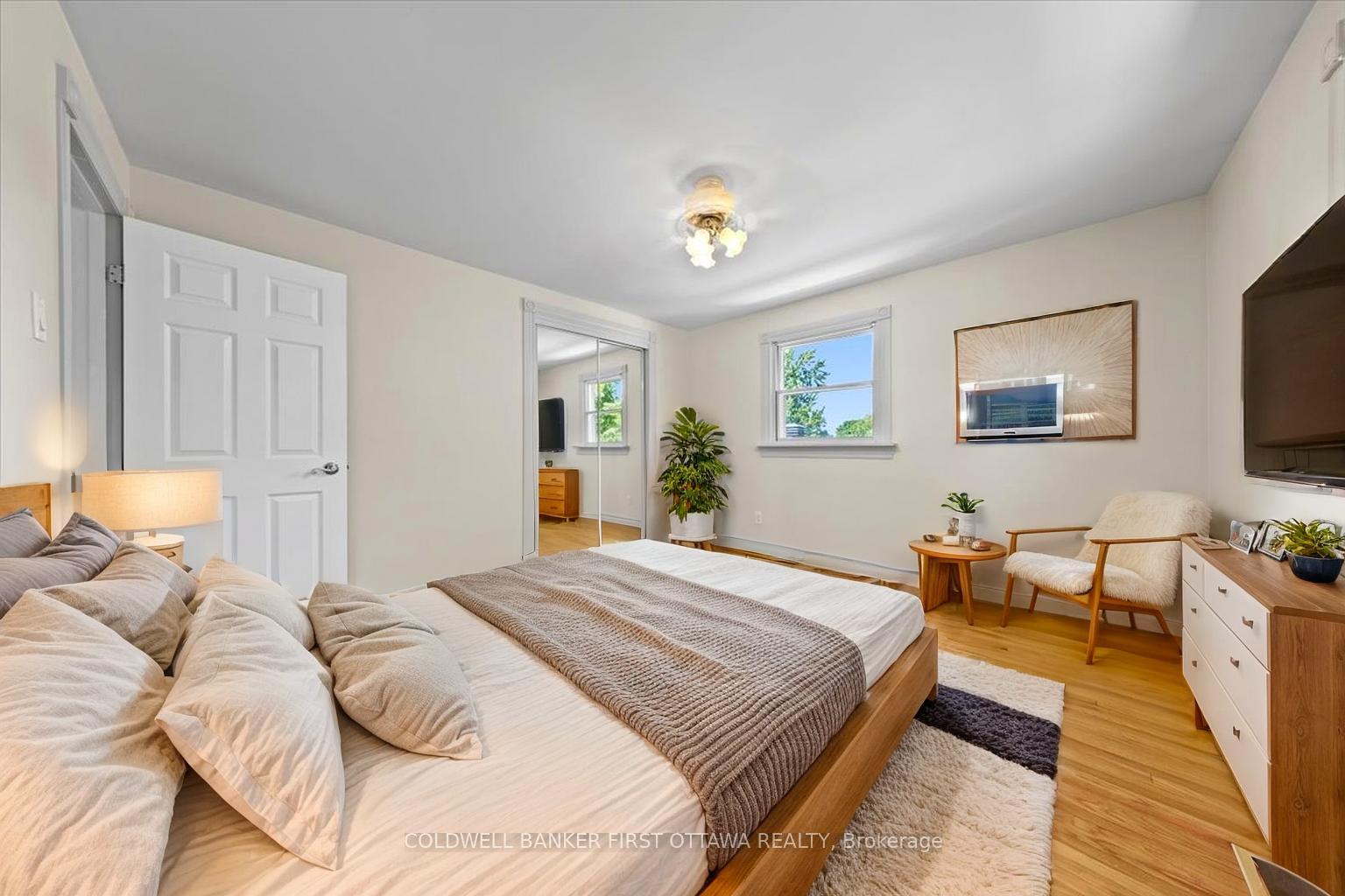 Photo 11 of 2326 Harding Road, Ottawa, Elmvale Acres/Urbandale — HOMEH