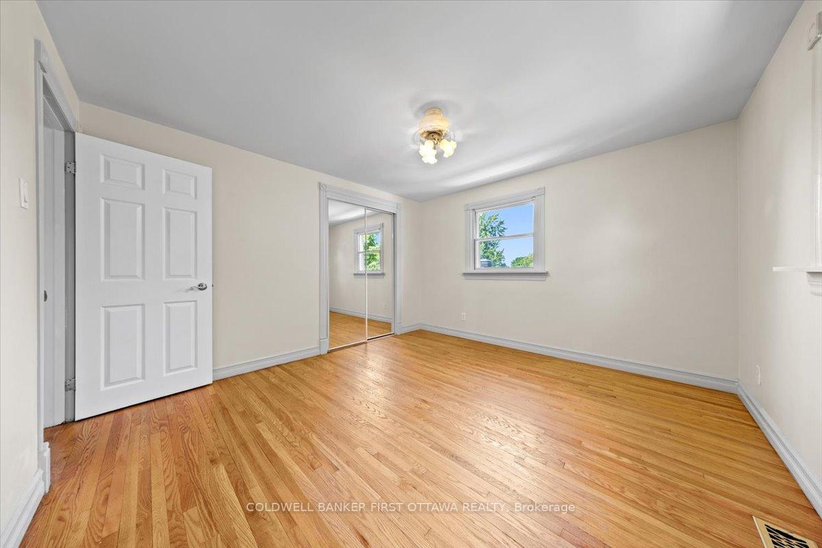 Photo 10 of 2326 Harding Road, Ottawa, Elmvale Acres/Urbandale — HOMEH