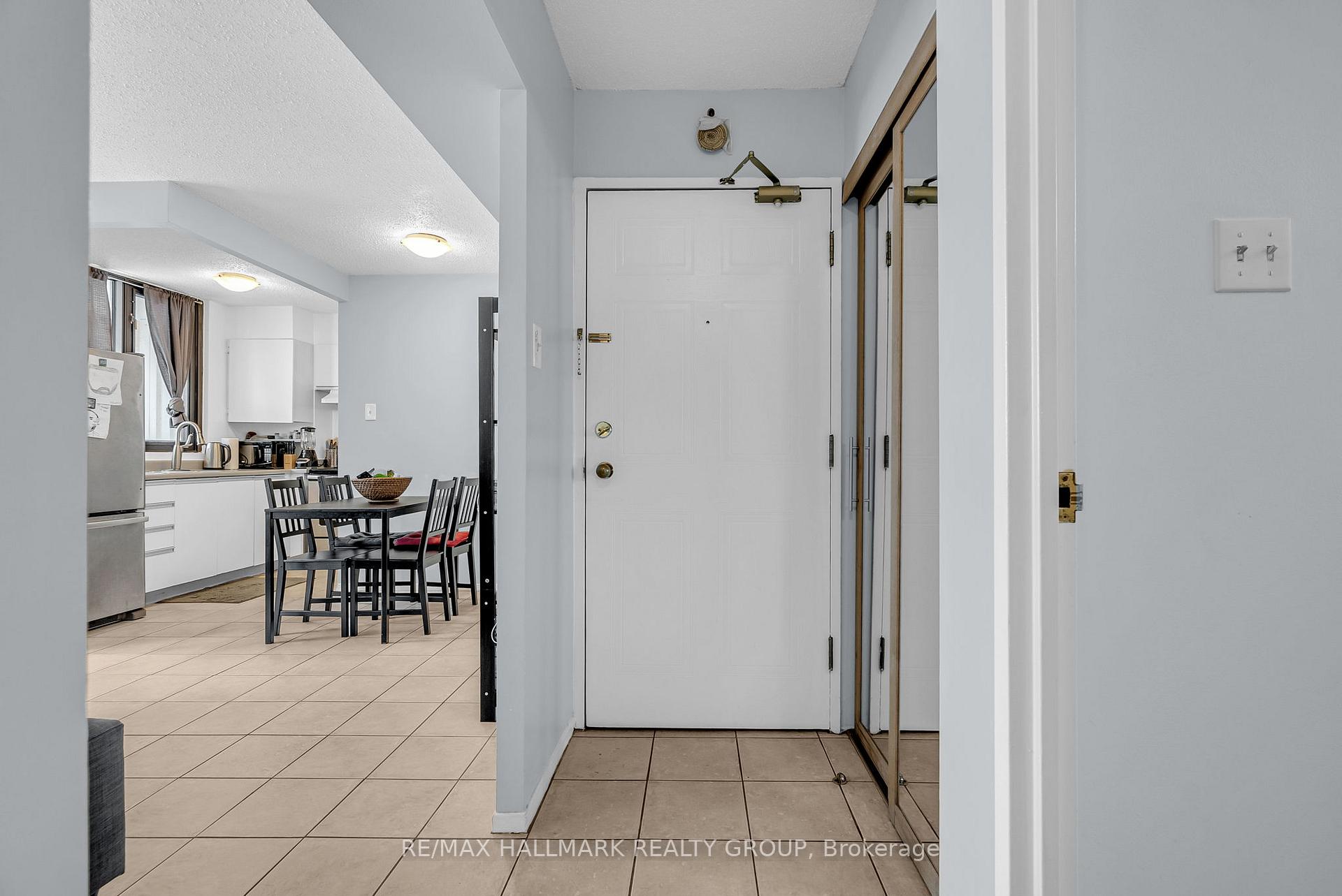 Photo 2 of Unit 202, 200 Bay Street, Ottawa, Ottawa Centre — HOMEH