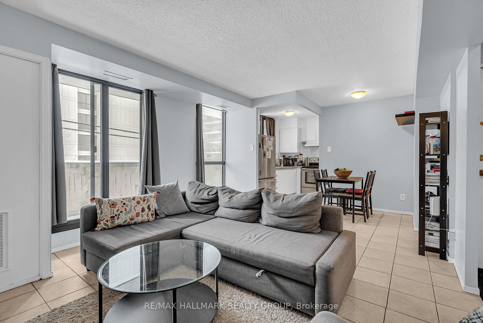 Photo 3 of Unit 202, 200 Bay Street, Ottawa, Ottawa Centre — HOMEH