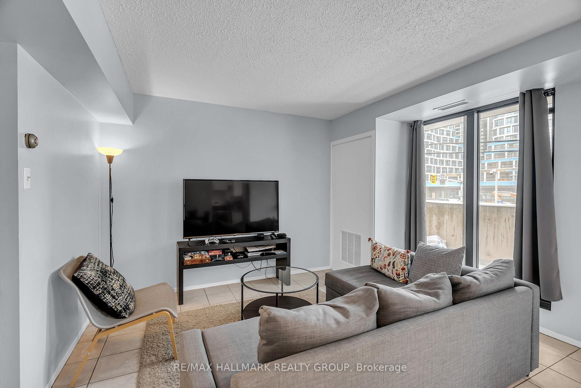 Photo 4 of Unit 202, 200 Bay Street, Ottawa, Ottawa Centre — HOMEH