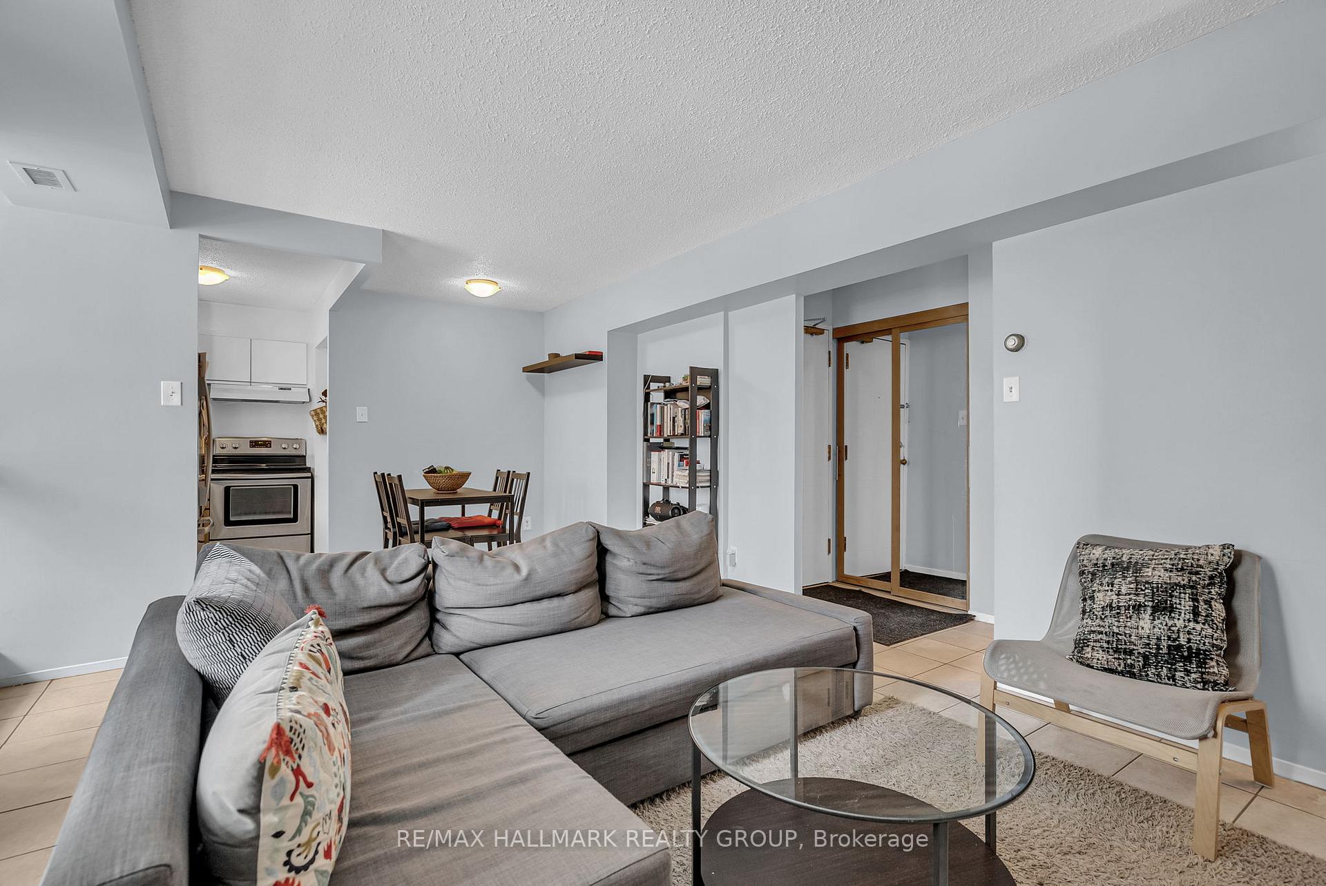 Photo 6 of Unit 202, 200 Bay Street, Ottawa, Ottawa Centre — HOMEH