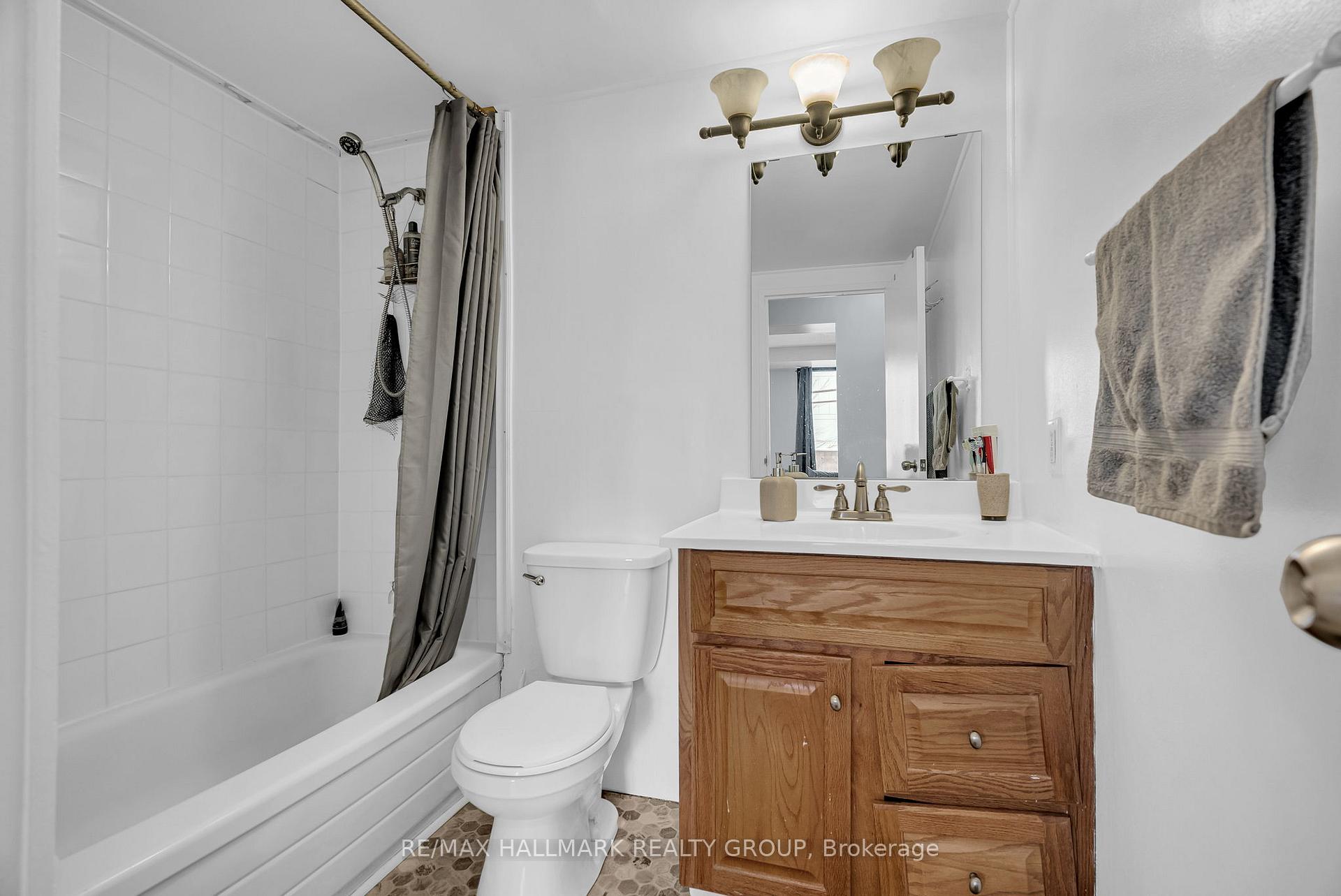 Photo 13 of Unit 202, 200 Bay Street, Ottawa, Ottawa Centre — HOMEH