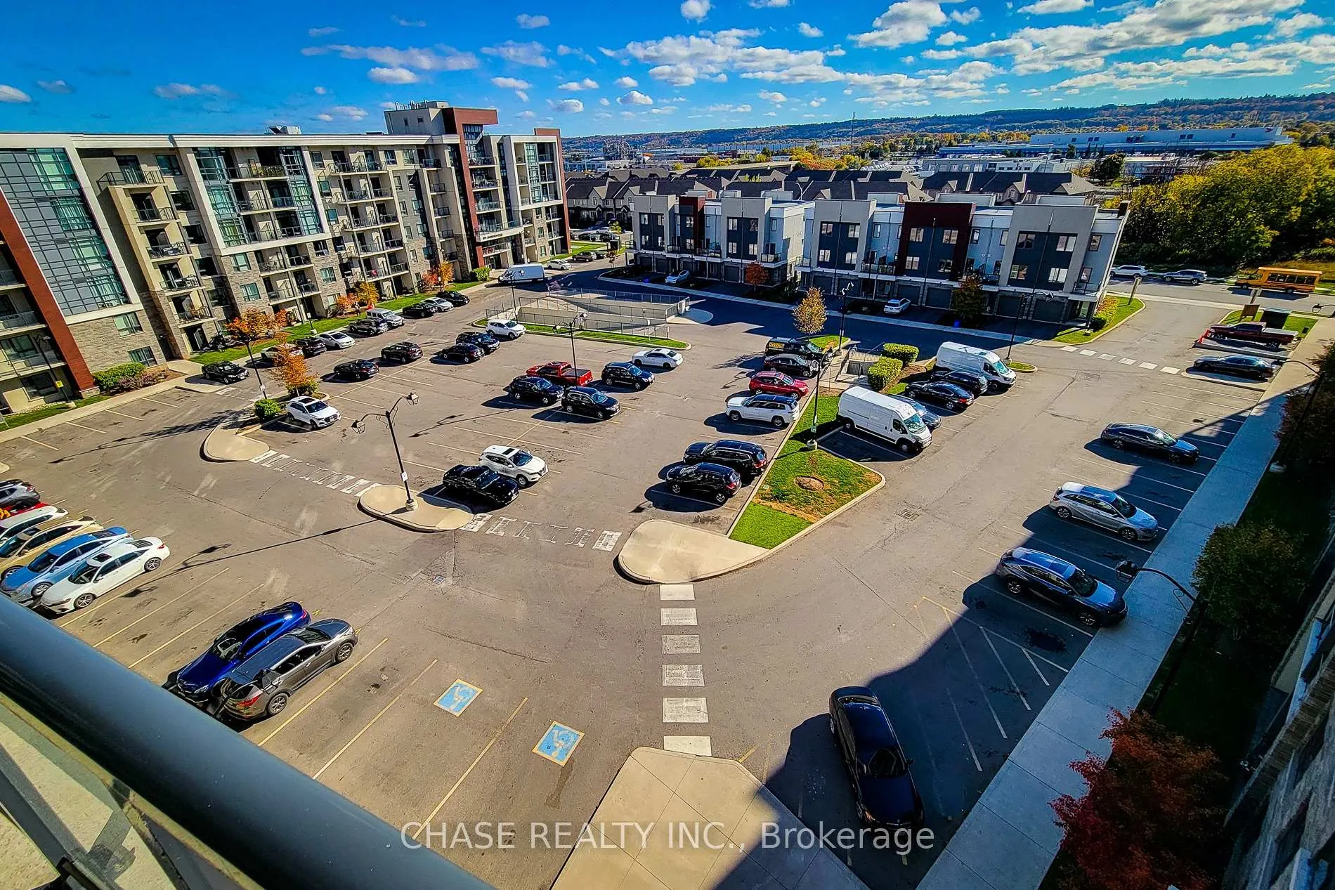 Photo 3 of Unit 638, 125 Shoreview Place, Hamilton, Lakeshore — HOMEH