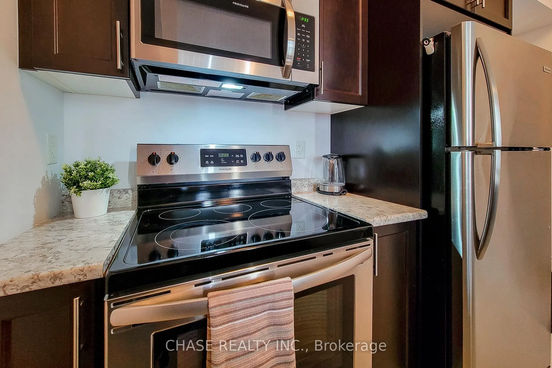 Photo 22 of Unit 638, 125 Shoreview Place, Hamilton, Lakeshore — HOMEH