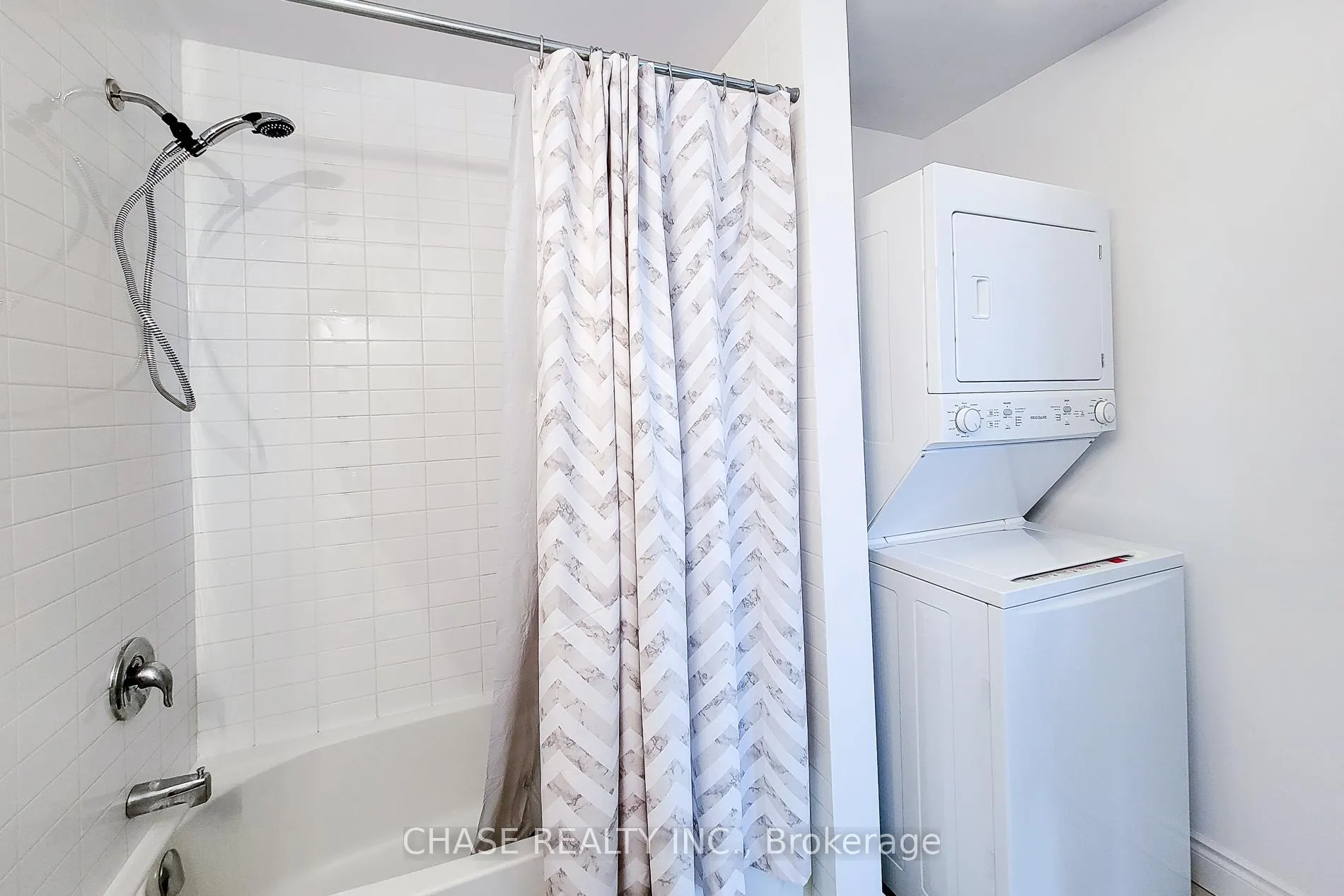 Photo 33 of Unit 638, 125 Shoreview Place, Hamilton, Lakeshore — HOMEH