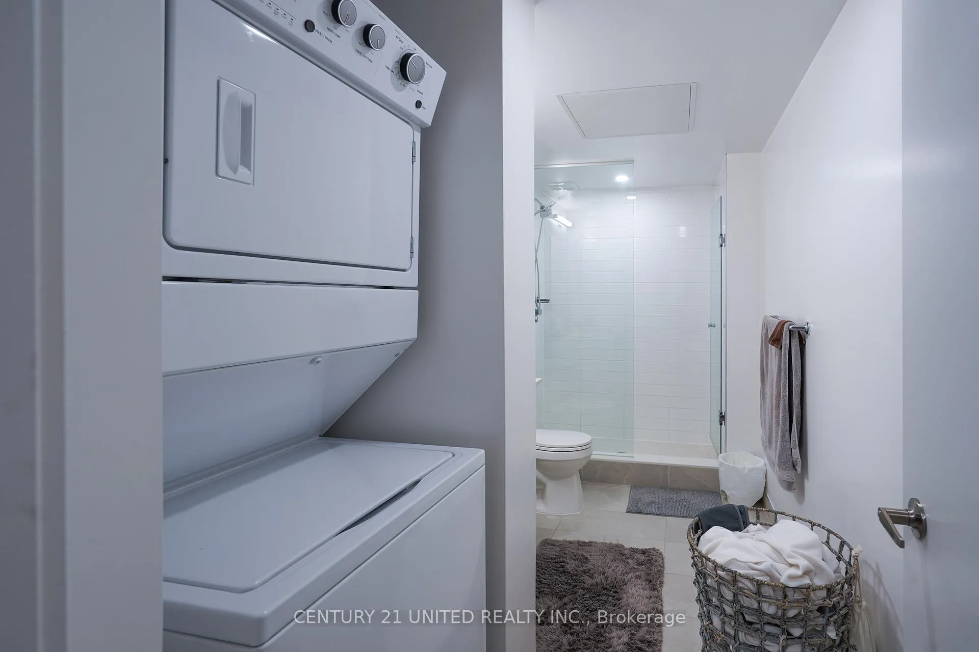 Photo 8 of Unit 1411, 80 Bond Street E, Oshawa, Central — HOMEH