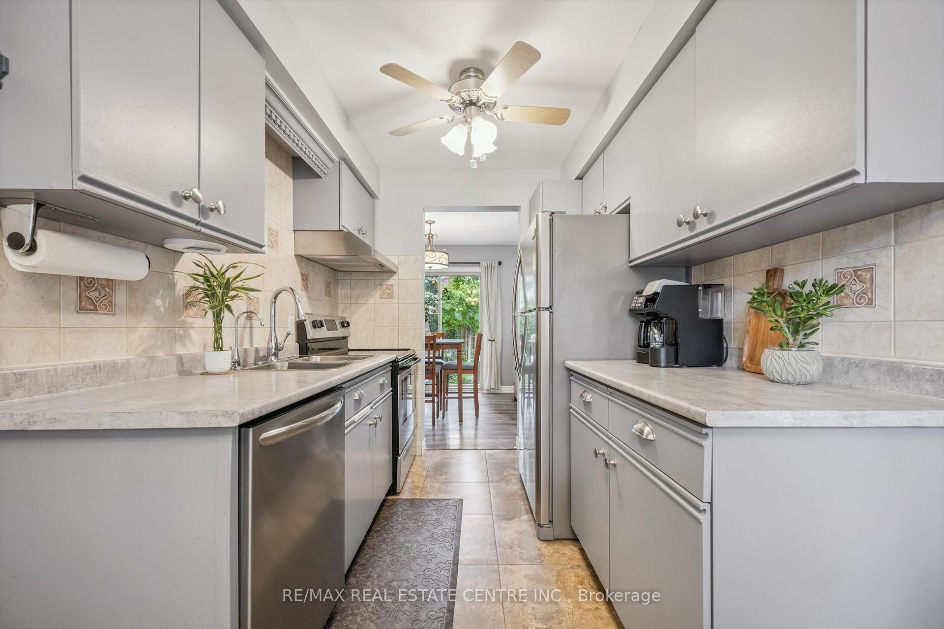 Photo 10 of Unit 2, 375 Kingscourt Drive, Waterloo — HOMEH