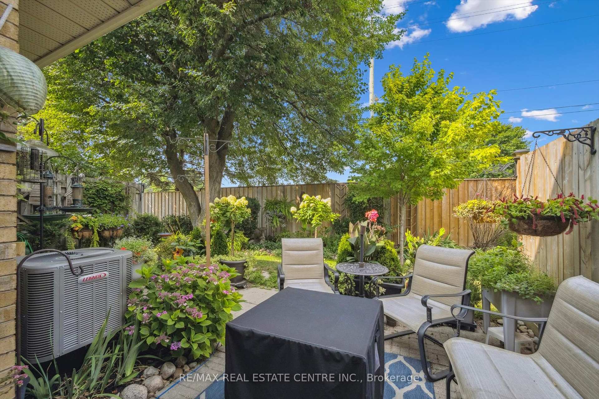 Photo 24 of Unit 2, 375 Kingscourt Drive, Waterloo — HOMEH