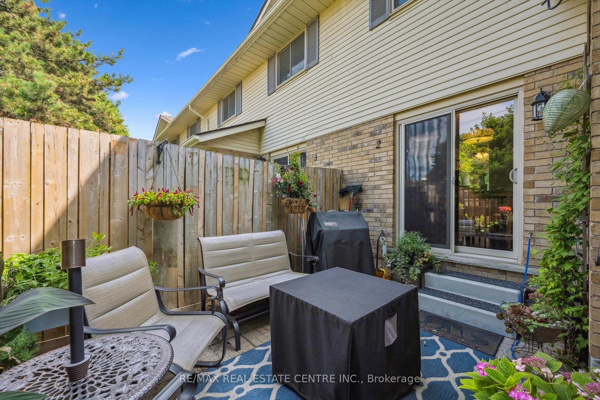 Photo 25 of Unit 2, 375 Kingscourt Drive, Waterloo — HOMEH