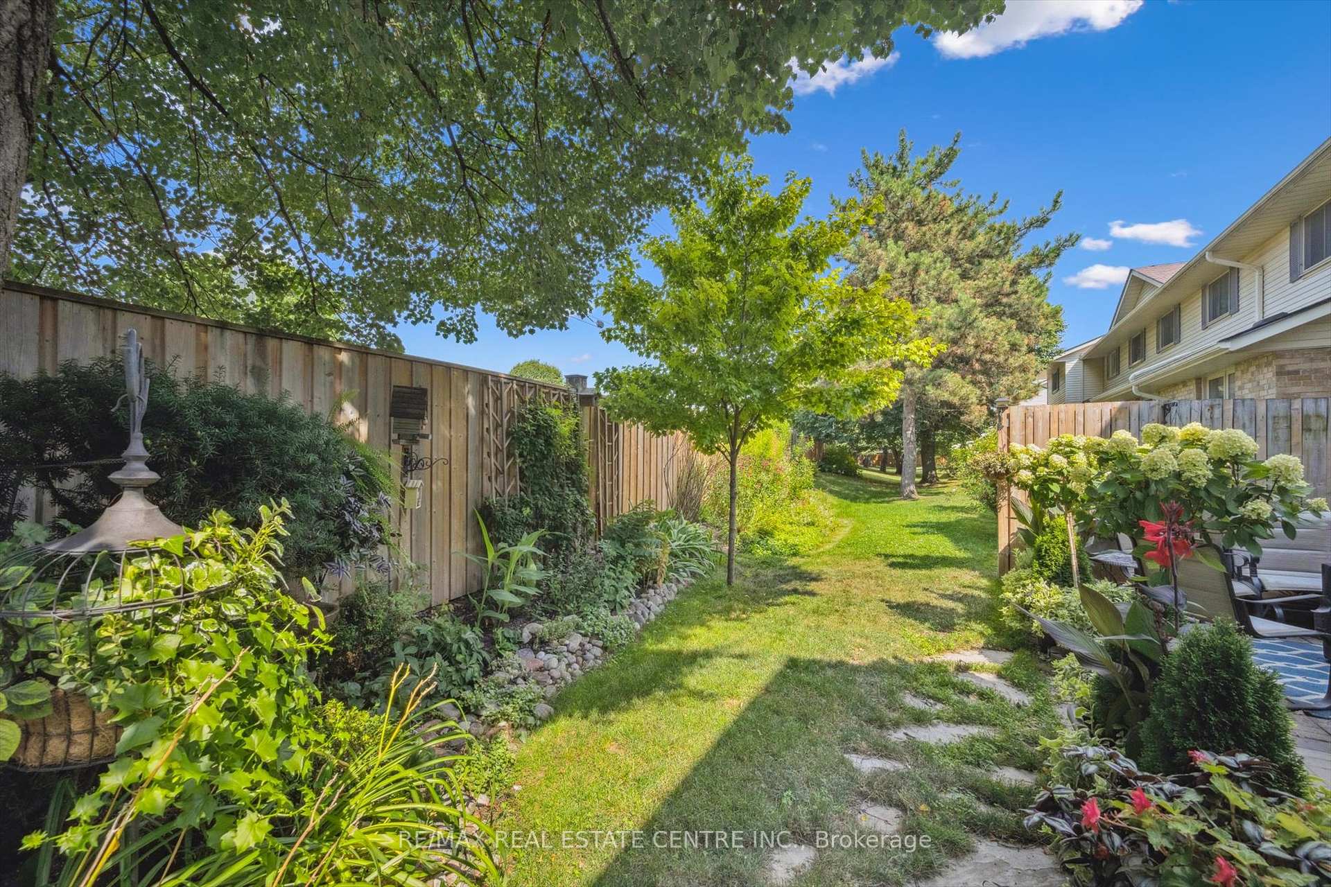 Photo 26 of Unit 2, 375 Kingscourt Drive, Waterloo — HOMEH