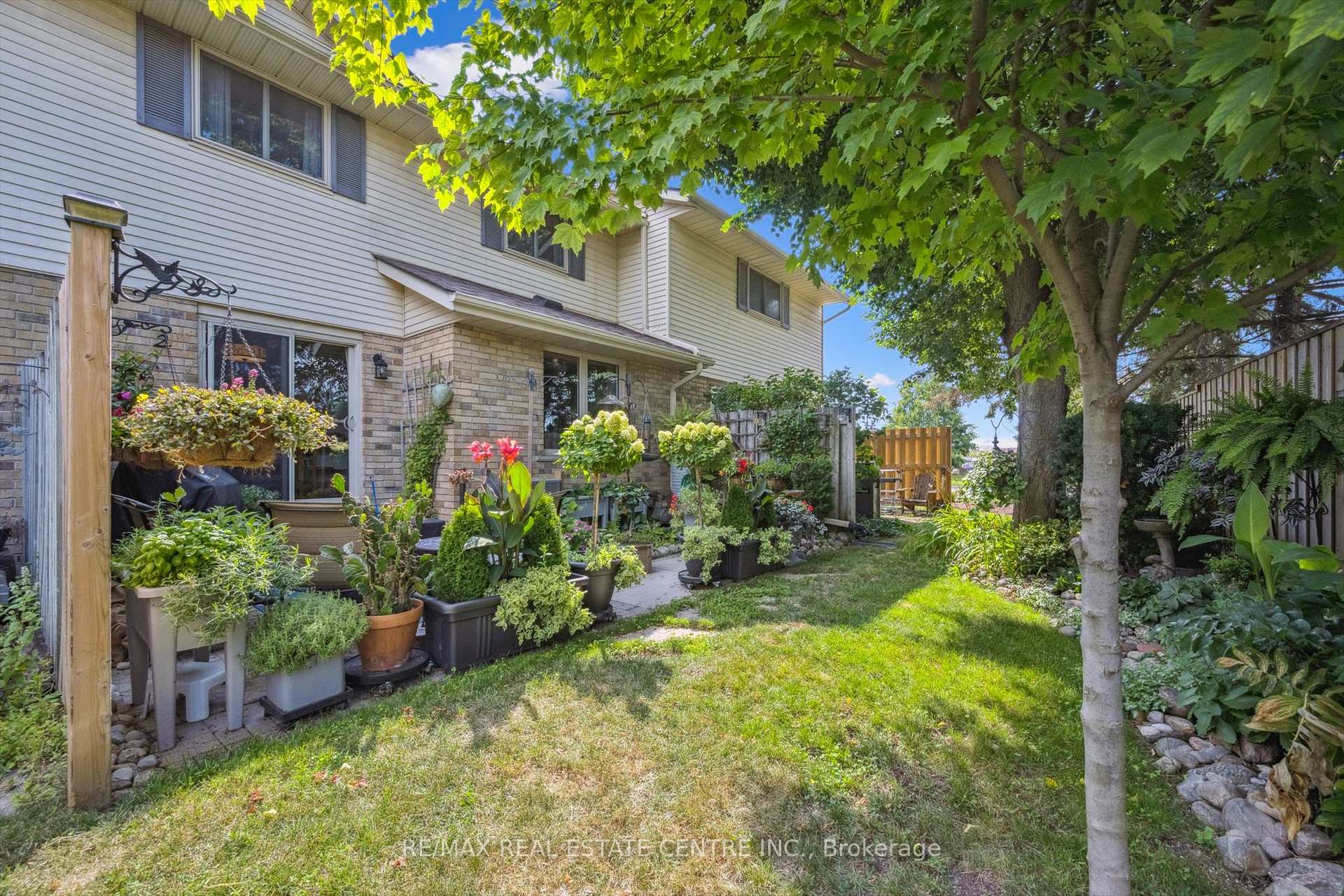 Photo 27 of Unit 2, 375 Kingscourt Drive, Waterloo — HOMEH