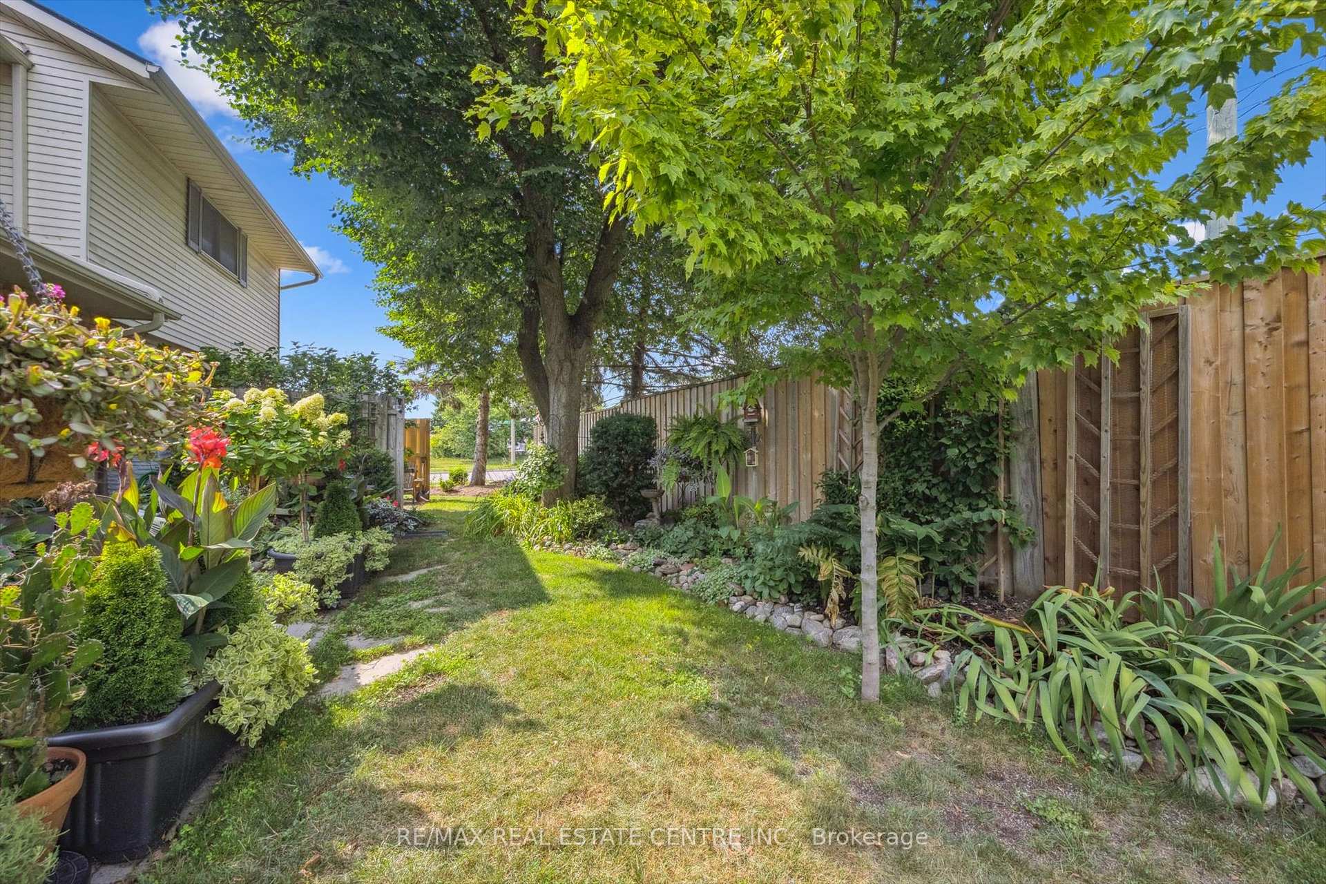 Photo 28 of Unit 2, 375 Kingscourt Drive, Waterloo — HOMEH
