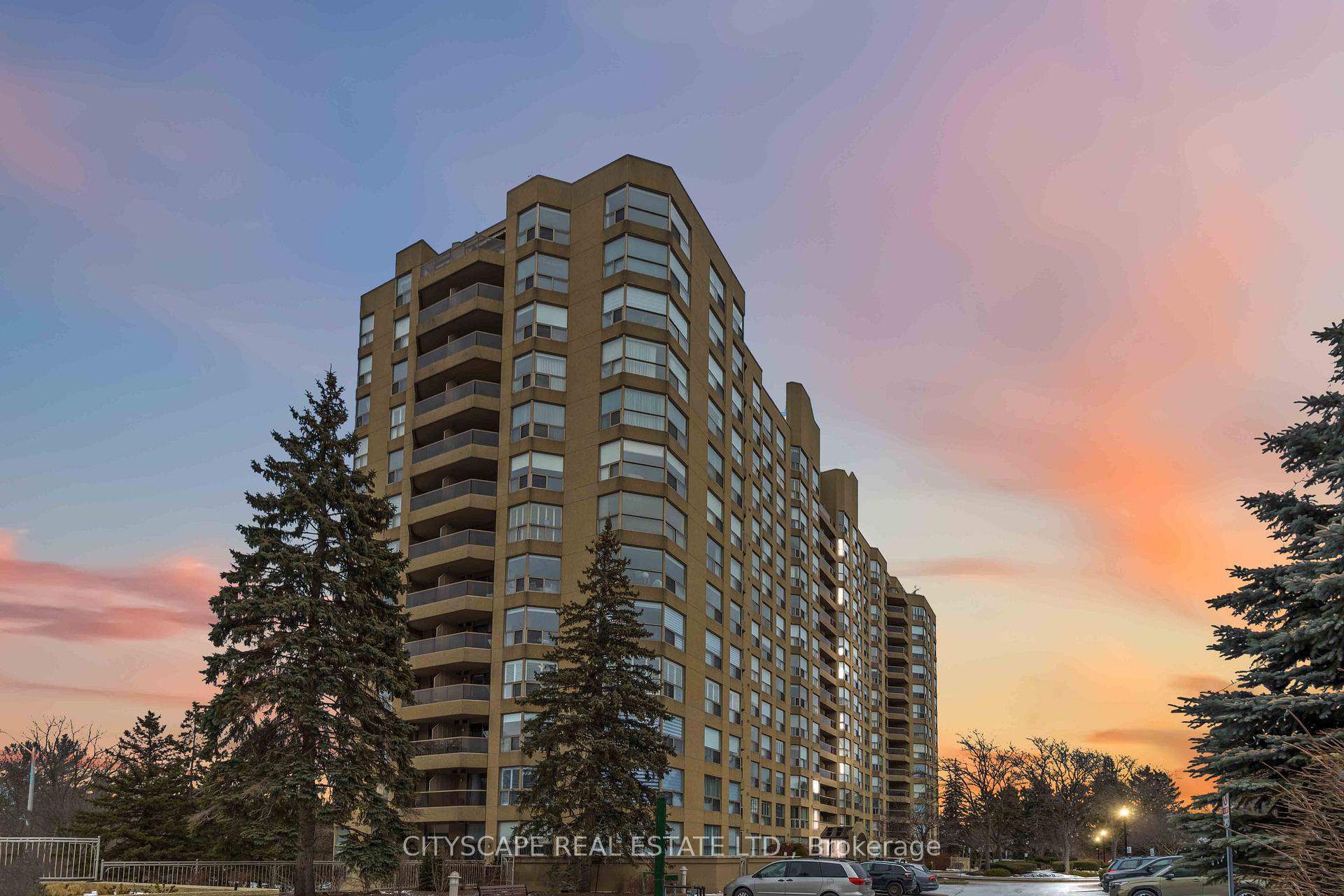 Front of Unit 802, 1800 The Collegeway