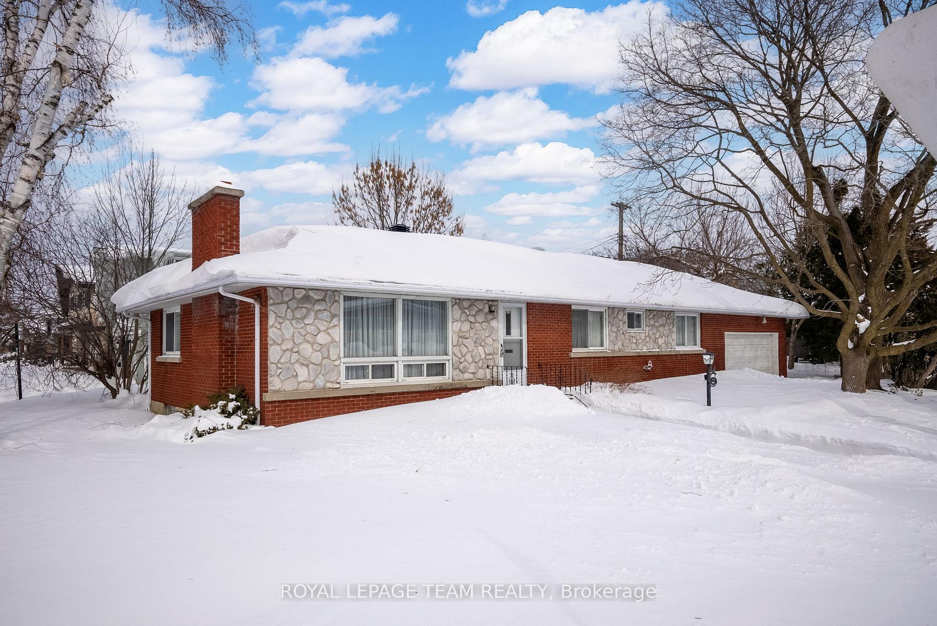 Photo 4 of 461 Parr Avenue, Ottawa, Laurentianview — HOMEH