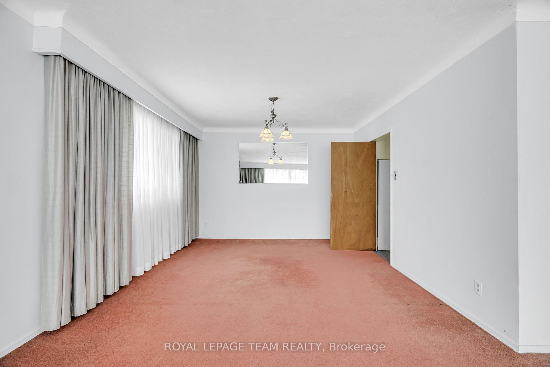 Photo 2 of 461 Parr Avenue, Ottawa, Laurentianview — HOMEH