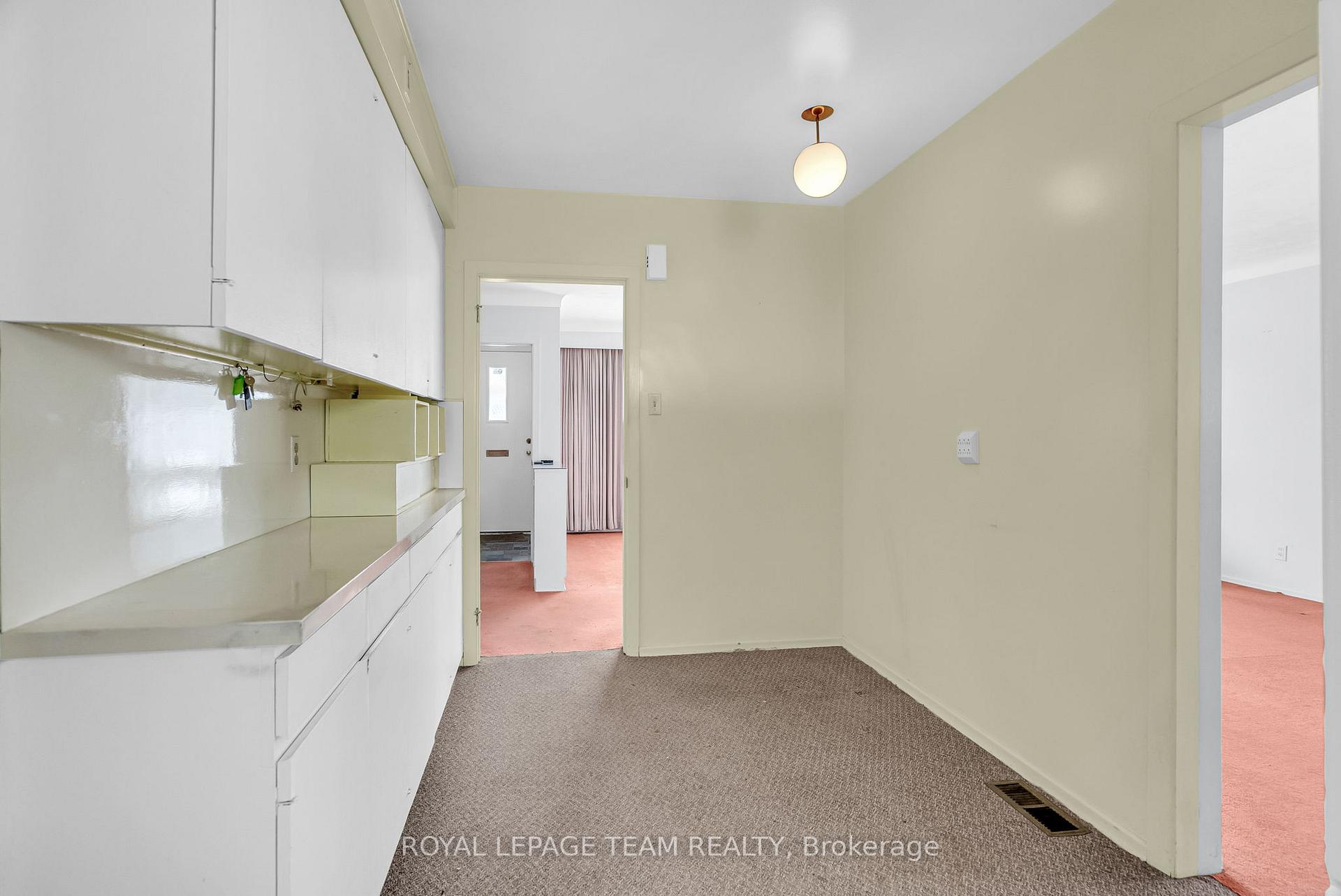 Photo 10 of 461 Parr Avenue, Ottawa, Laurentianview — HOMEH