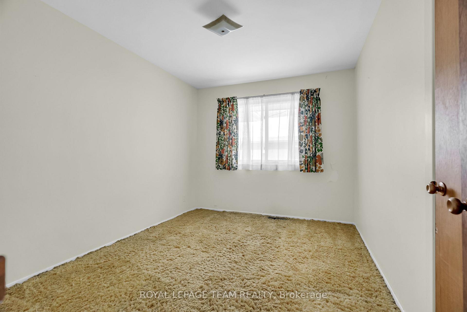 Photo 19 of 461 Parr Avenue, Ottawa, Laurentianview — HOMEH