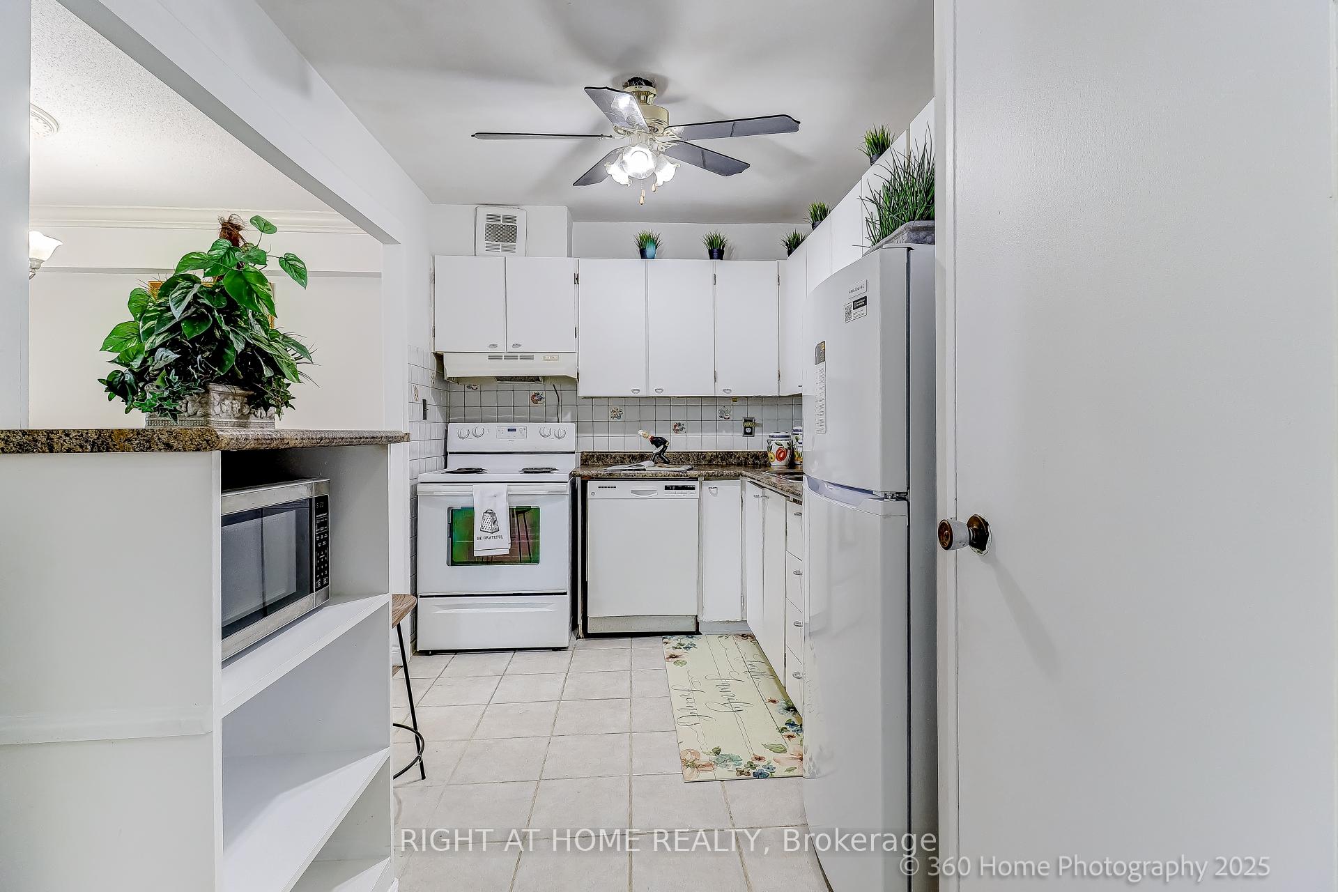 Photo 10 of Unit 1709, 60 Pavane Link Way, Toronto, Flemingdon Park — HOMEH