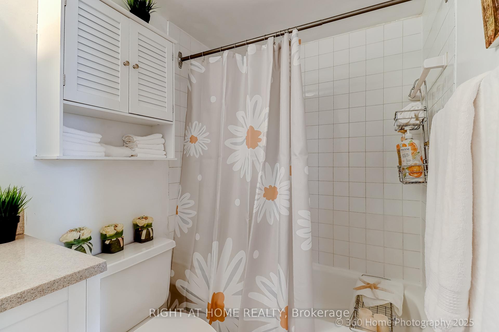 Photo 15 of Unit 1709, 60 Pavane Link Way, Toronto, Flemingdon Park — HOMEH