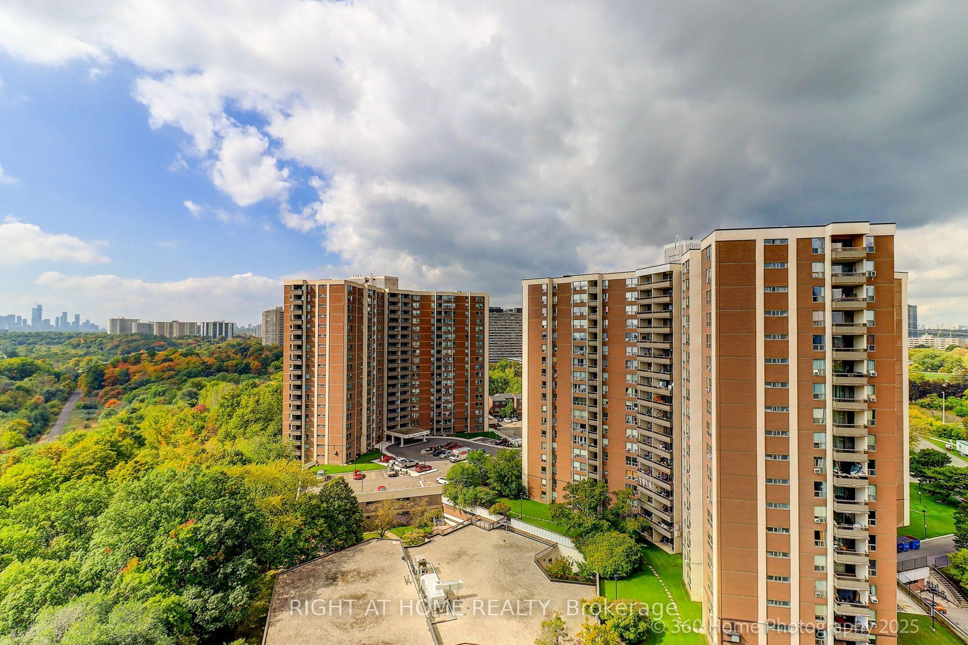 Photo 16 of Unit 1709, 60 Pavane Link Way, Toronto, Flemingdon Park — HOMEH
