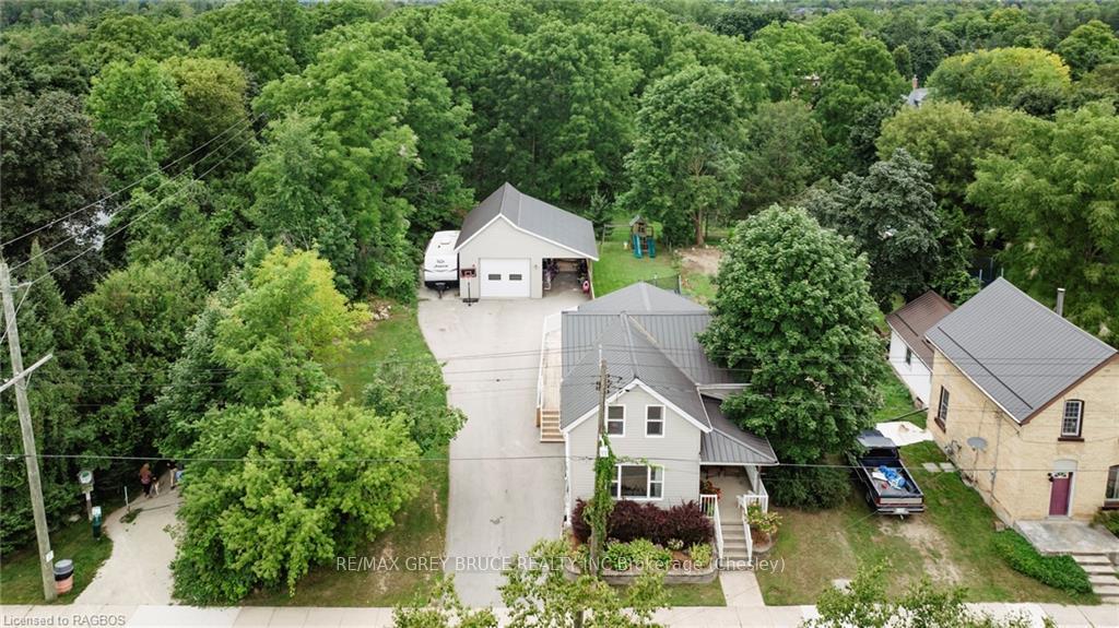 Photo 4 of 130 4TH St, Arran-Elderslie — HOMEH