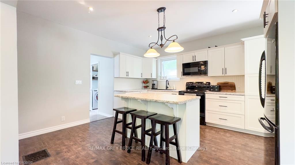 Photo 13 of 130 4TH St, Arran-Elderslie — HOMEH