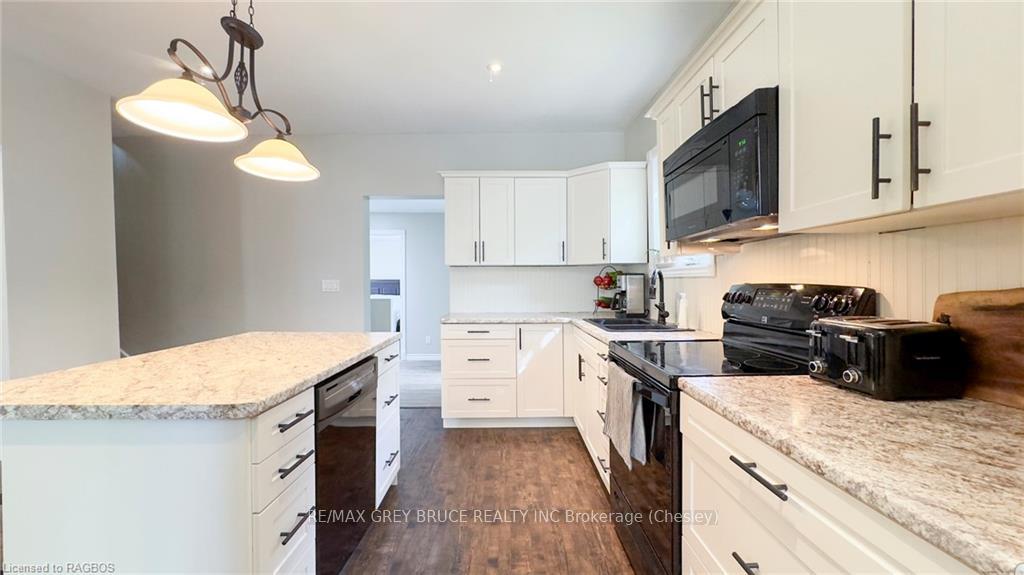 Photo 17 of 130 4TH St, Arran-Elderslie — HOMEH