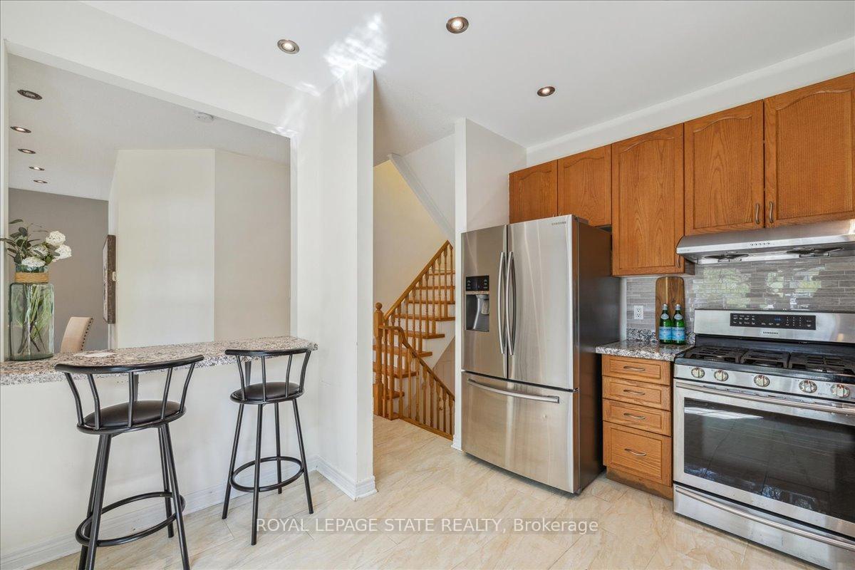 Photo 5 of Unit 16, 100 Beddoe Drive, Hamilton, Chedoke Park — HOMEH