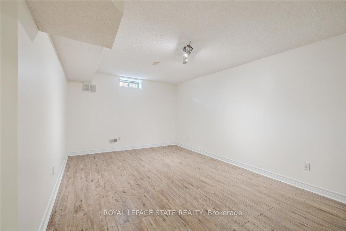 Photo 39 of Unit 16, 100 Beddoe Drive, Hamilton, Chedoke Park — HOMEH