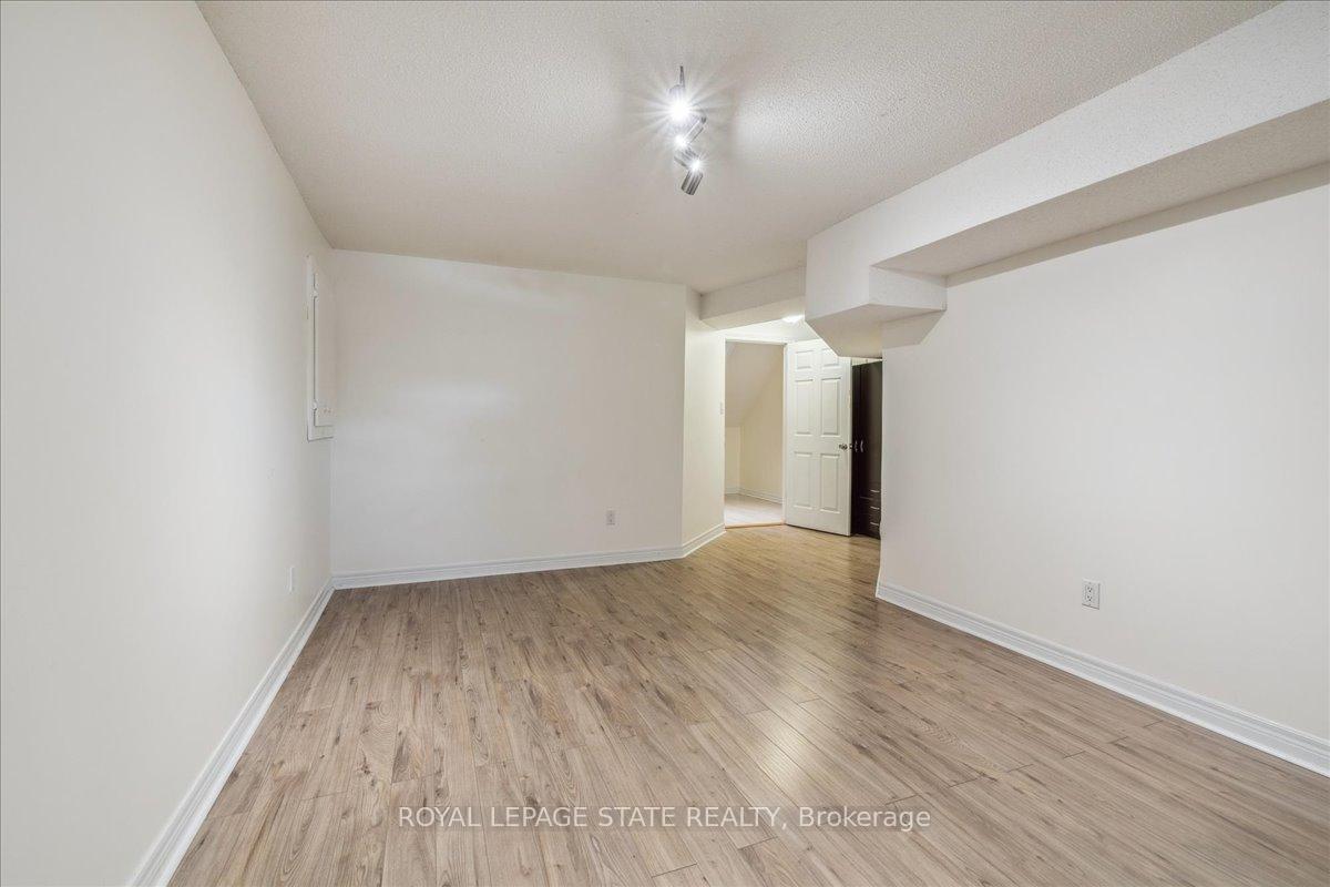 Photo 40 of Unit 16, 100 Beddoe Drive, Hamilton, Chedoke Park — HOMEH