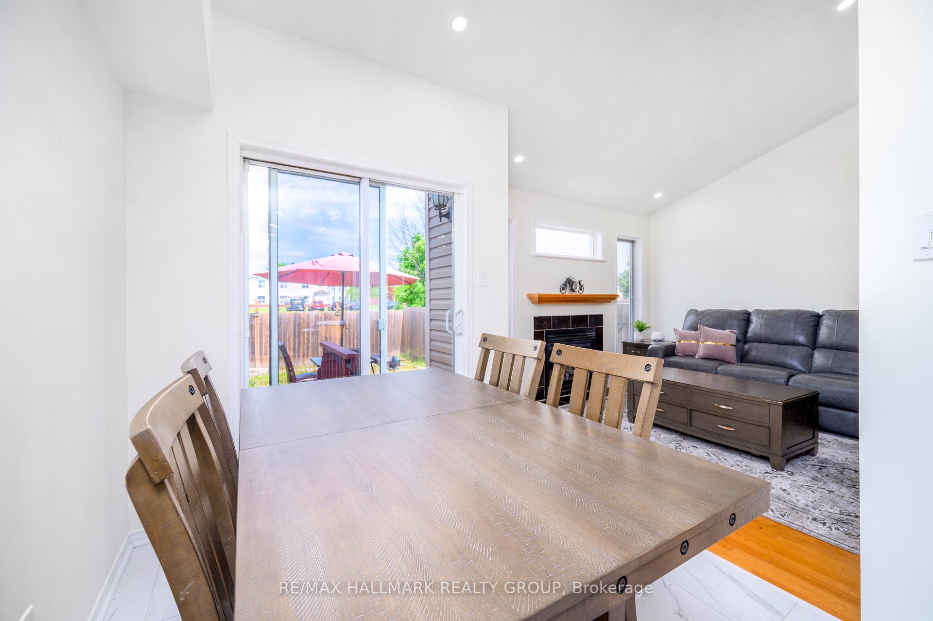 Photo 5 of 73 Palmadeo Drive, Ottawa, Barrhaven - Longfields — HOMEH