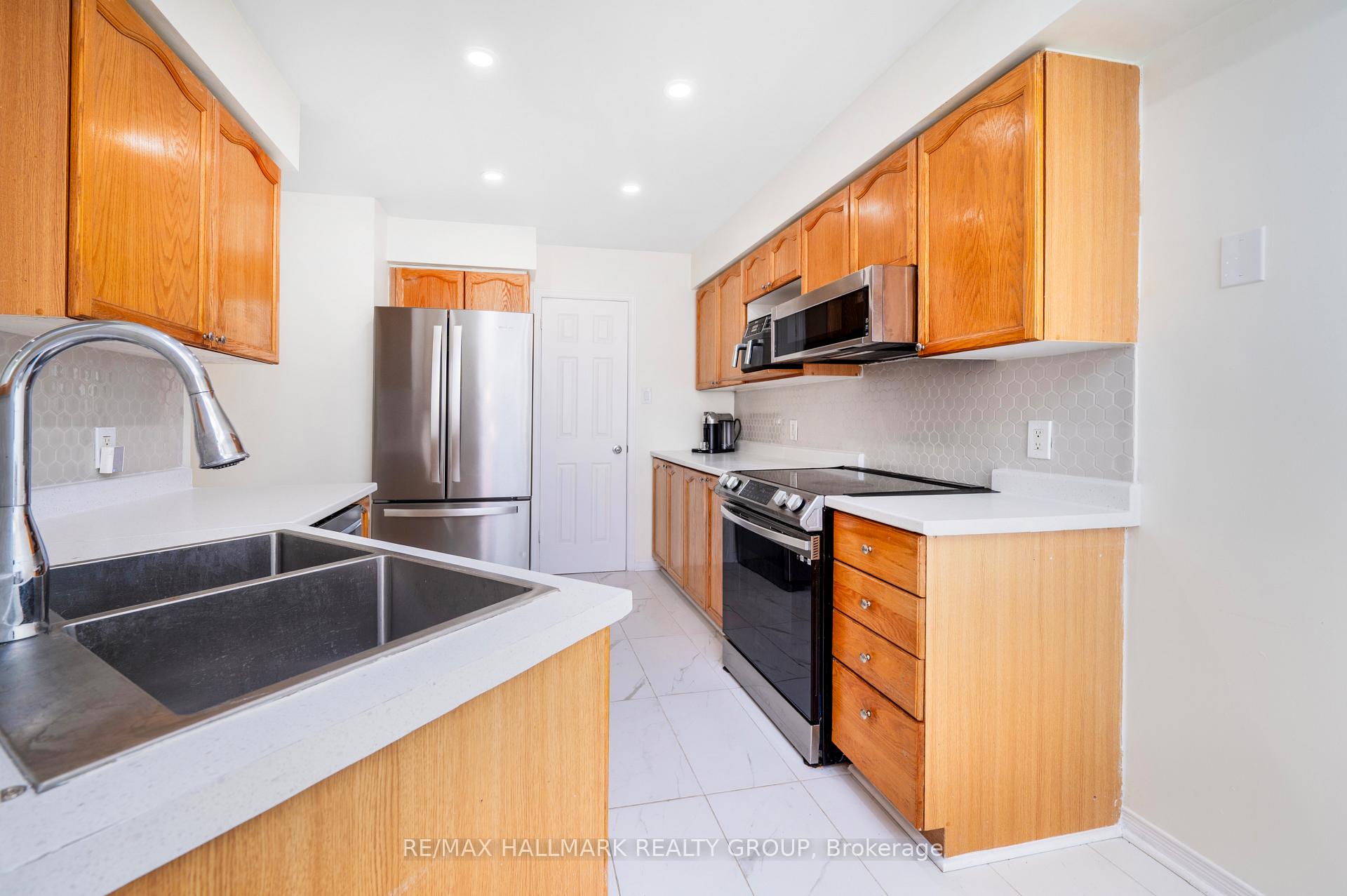 Photo 7 of 73 Palmadeo Drive, Ottawa, Barrhaven - Longfields — HOMEH