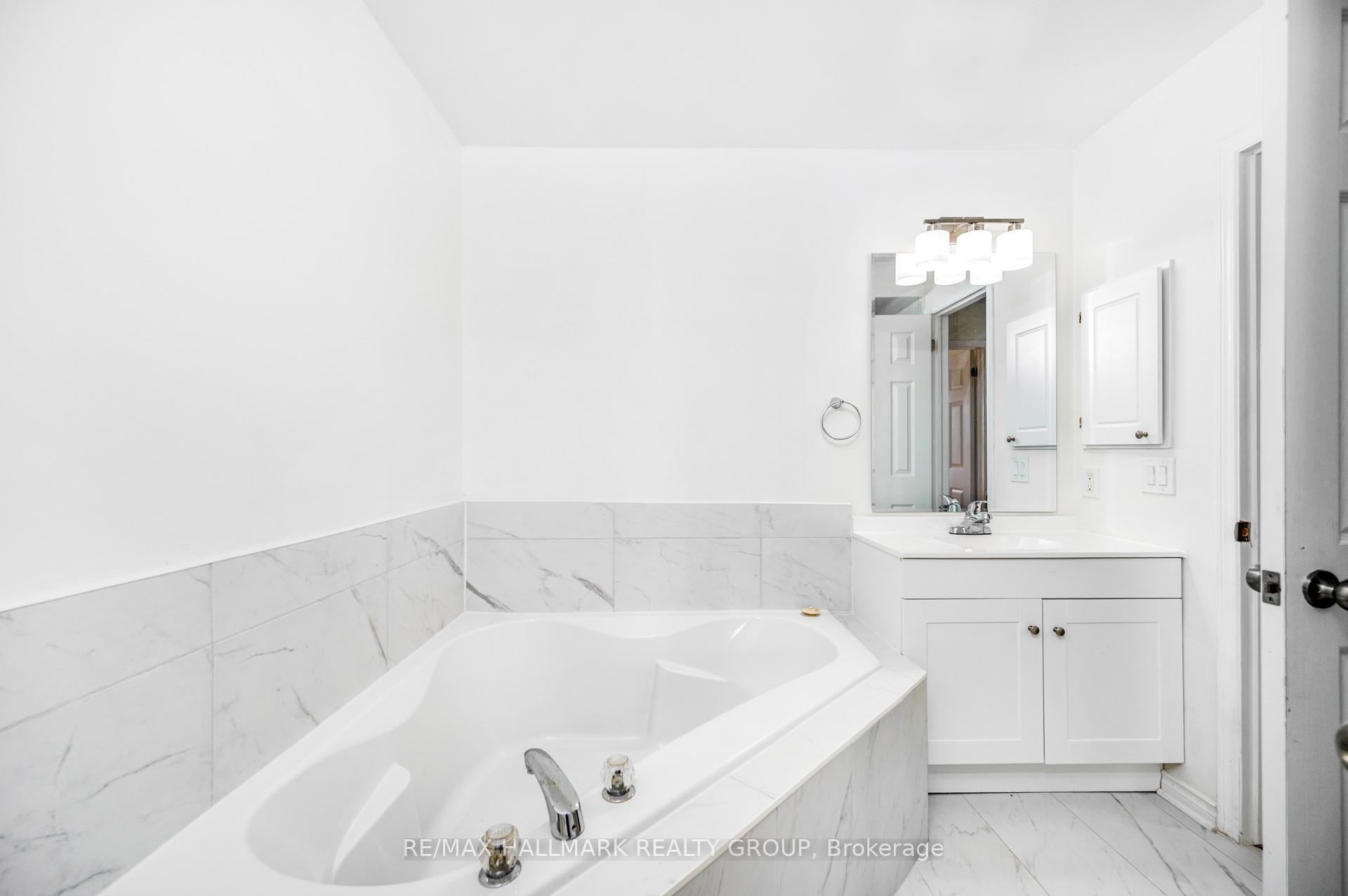Photo 24 of 73 Palmadeo Drive, Ottawa, Barrhaven - Longfields — HOMEH