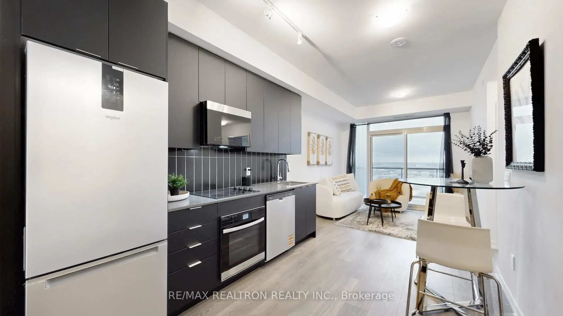 Photo 4 of Unit 2107, 474 Caldari Road, Vaughan, Concord — HOMEH
