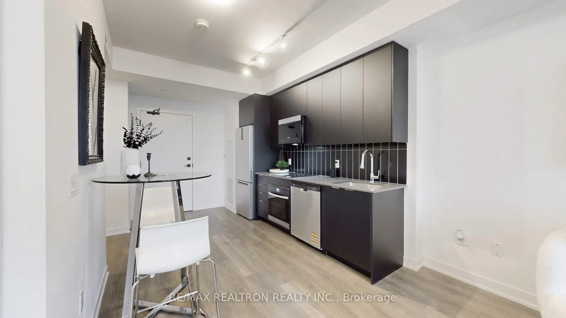 Photo 7 of Unit 2107, 474 Caldari Road, Vaughan, Concord — HOMEH