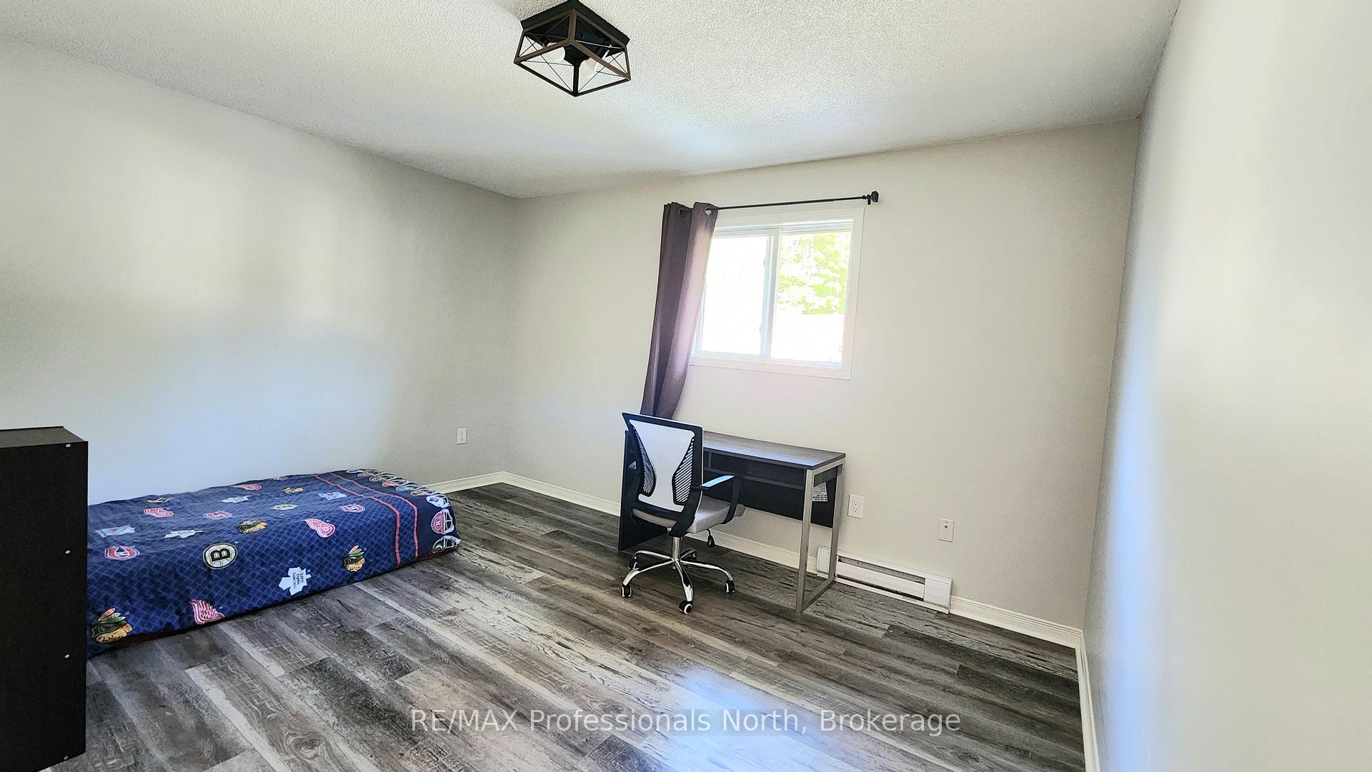 Photo 15 of Unit 33, 200 Pine Street, Bracebridge, Macaulay — HOMEH