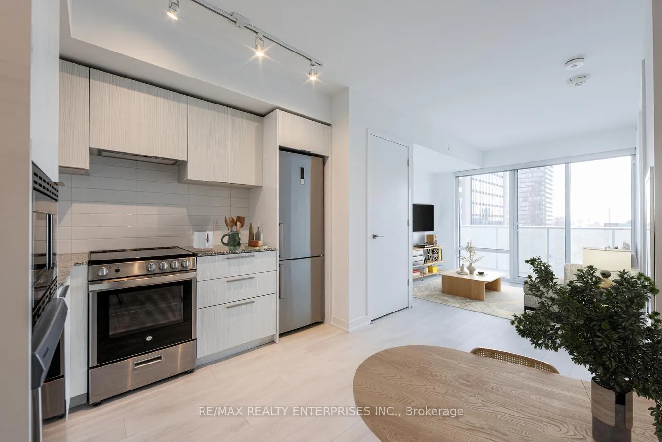 Photo 10 of Unit 1401, 501 Yonge Street, Toronto, Church-Yonge Corridor — HOMEH