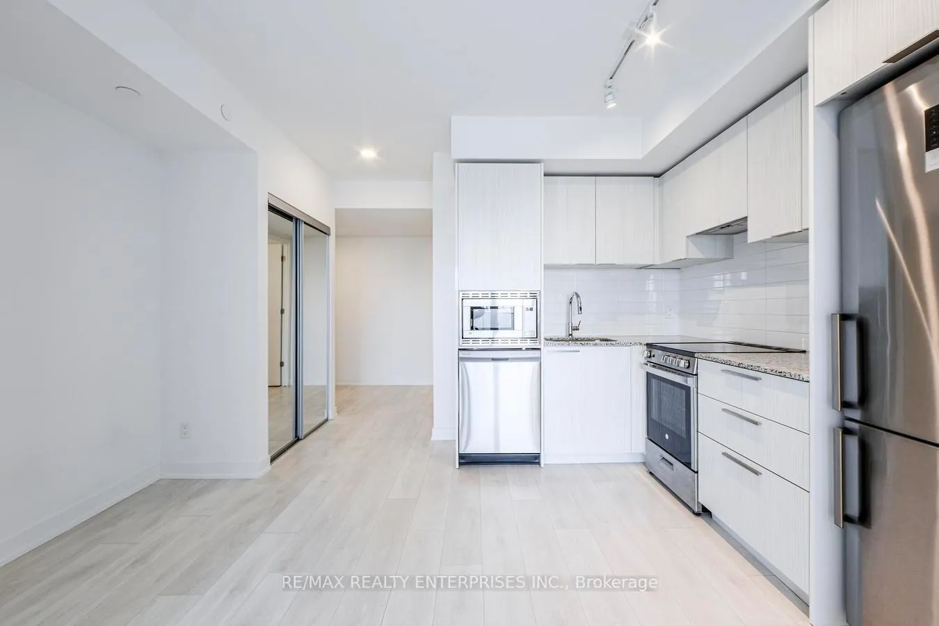 Photo 13 of Unit 1401, 501 Yonge Street, Toronto, Church-Yonge Corridor — HOMEH
