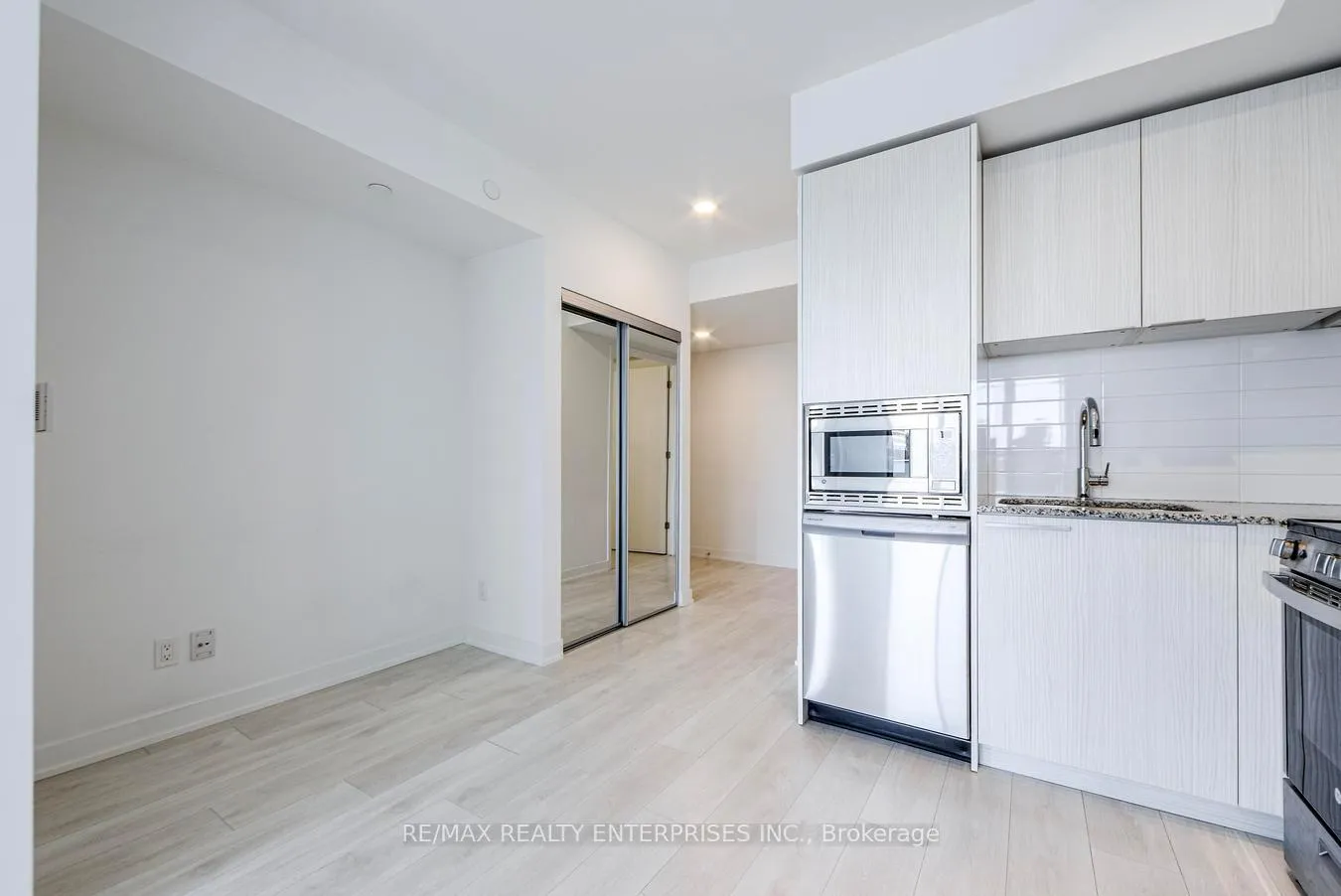 Photo 15 of Unit 1401, 501 Yonge Street, Toronto, Church-Yonge Corridor — HOMEH