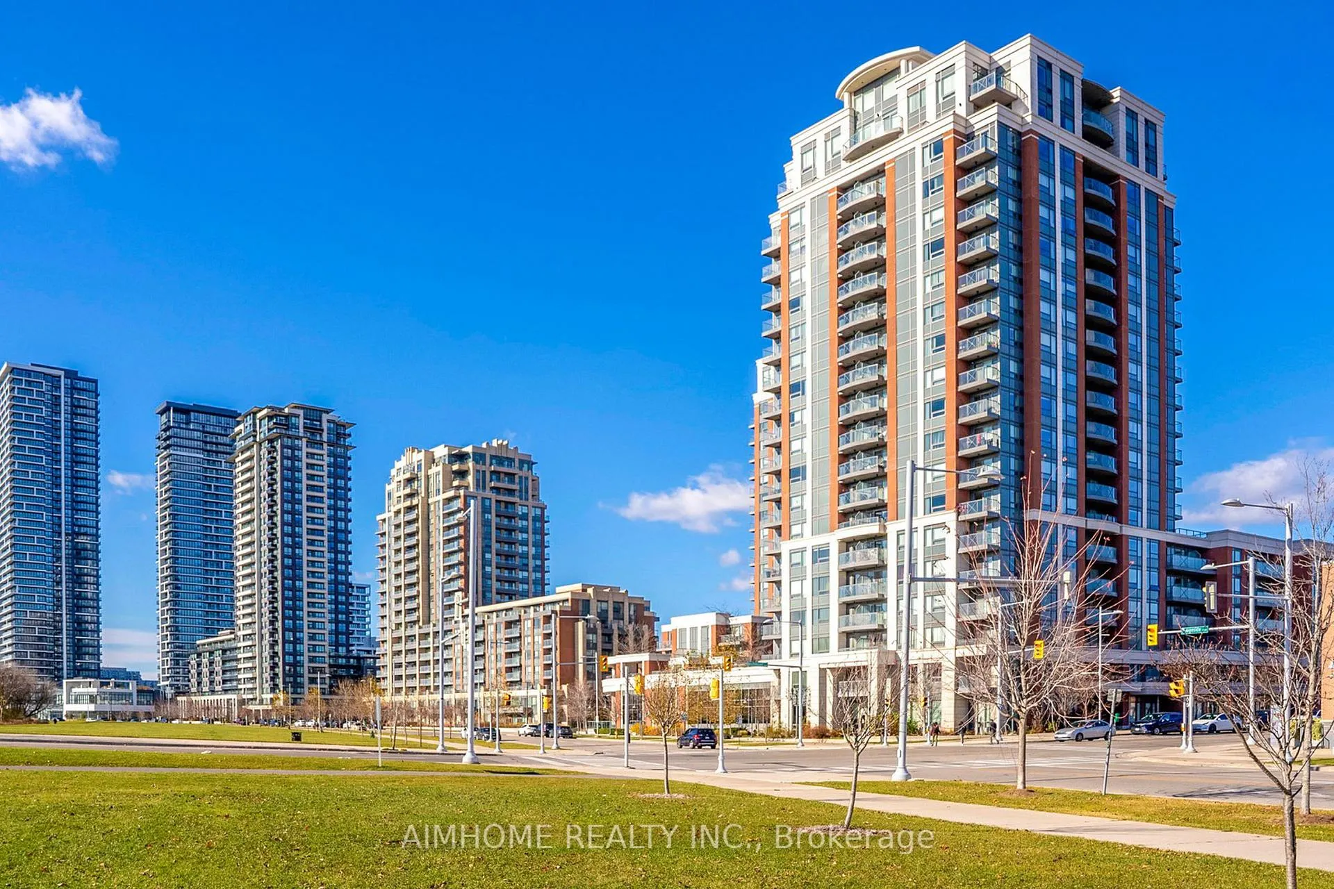 Photo 2 of Unit 318, 1 Uptown Drive, Markham, Unionville — HOMEH