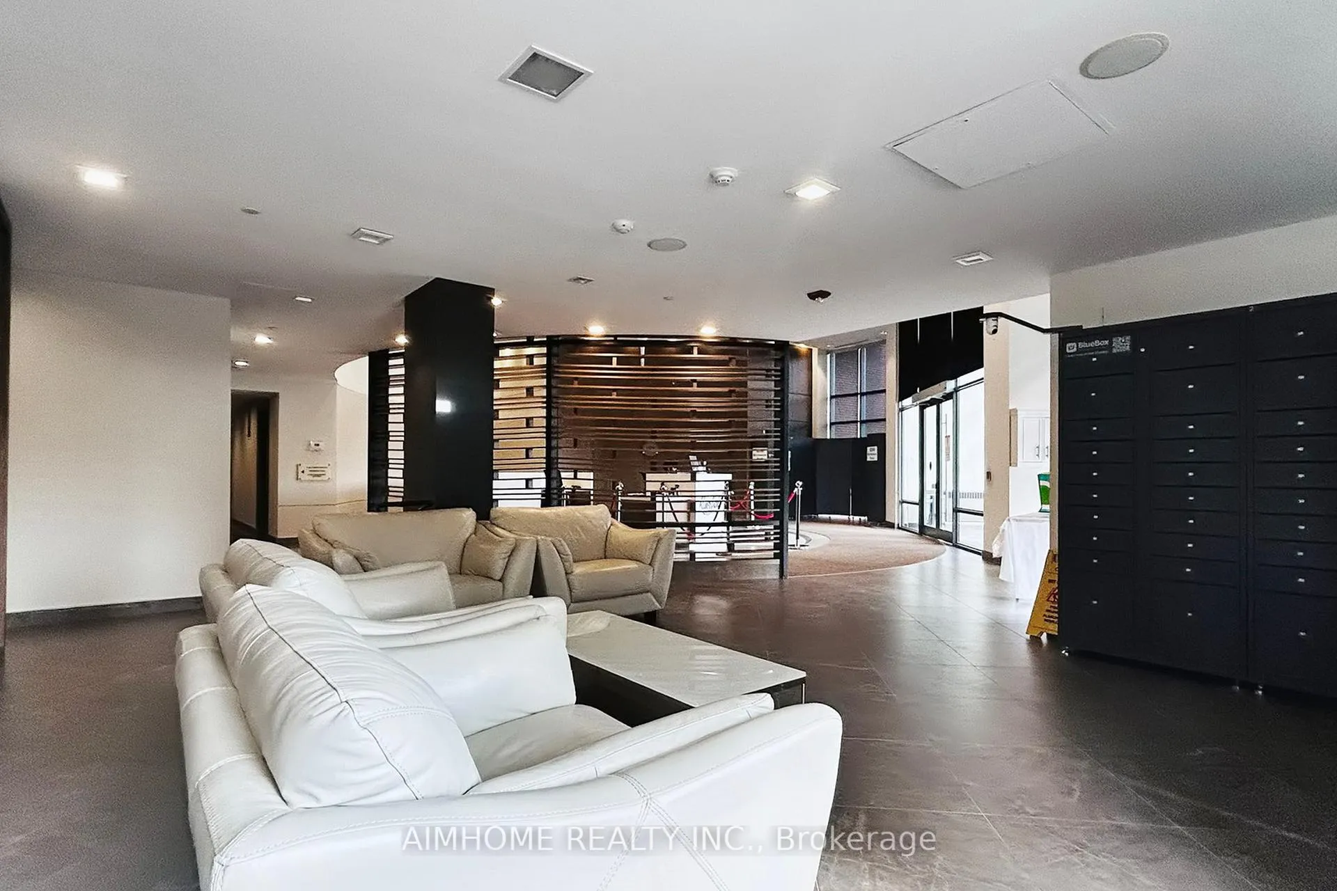Photo 4 of Unit 318, 1 Uptown Drive, Markham, Unionville — HOMEH