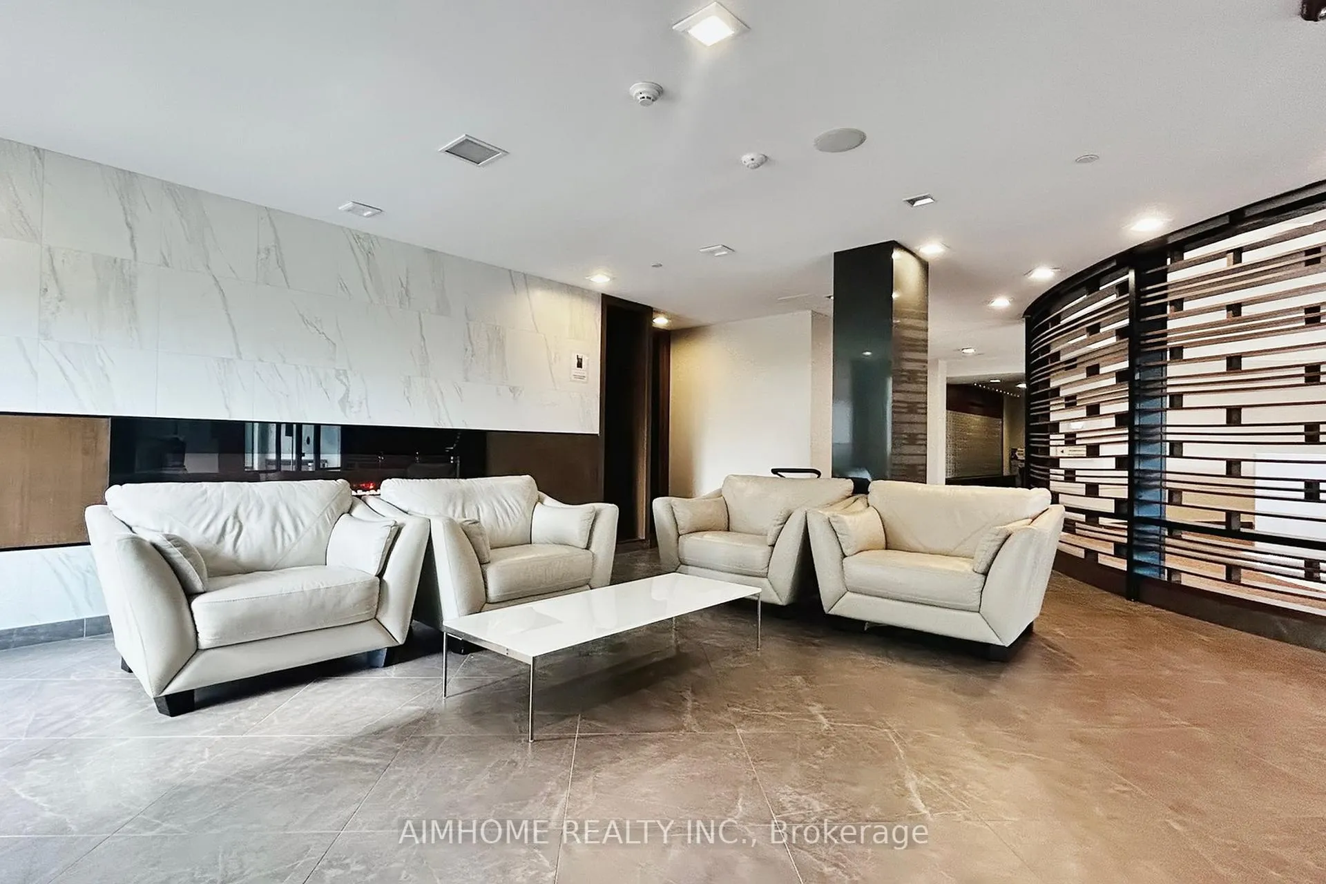 Photo 5 of Unit 318, 1 Uptown Drive, Markham, Unionville — HOMEH