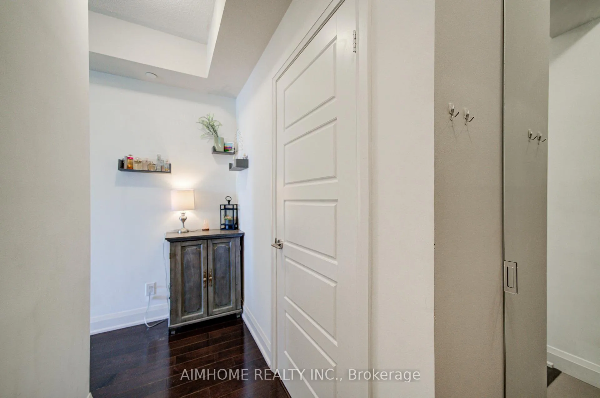 Photo 8 of Unit 318, 1 Uptown Drive, Markham, Unionville — HOMEH