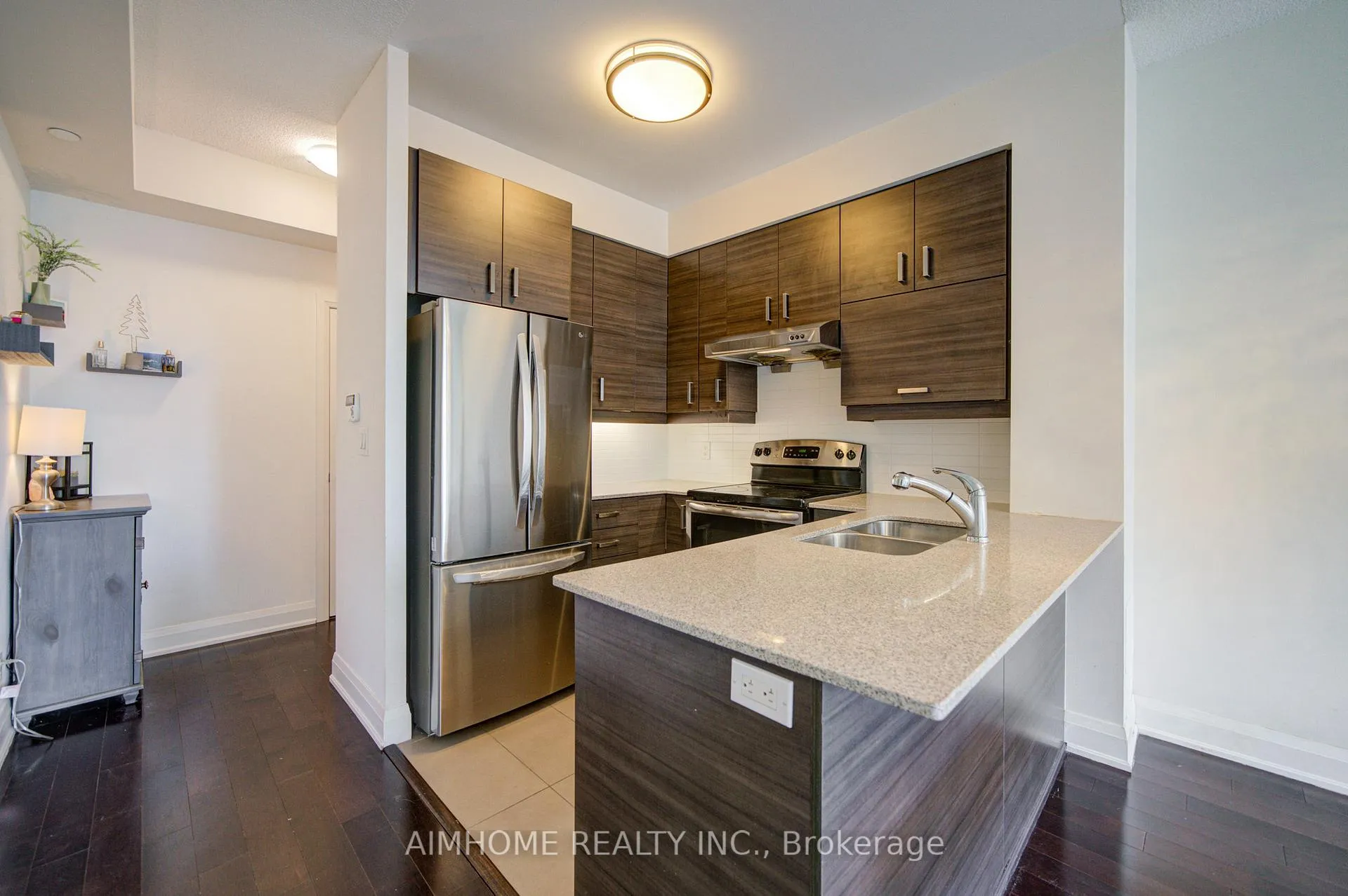 Photo 13 of Unit 318, 1 Uptown Drive, Markham, Unionville — HOMEH