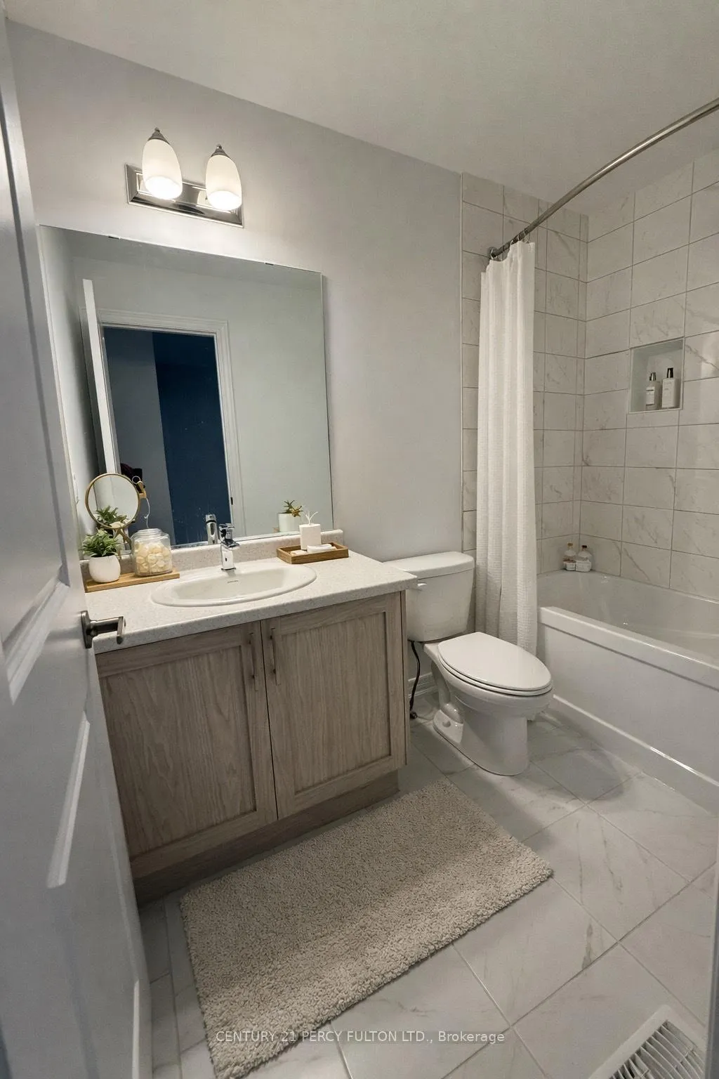 Photo 7 of Unit 7, 575 Woodward Avenue, Hamilton, Parkview — HOMEH